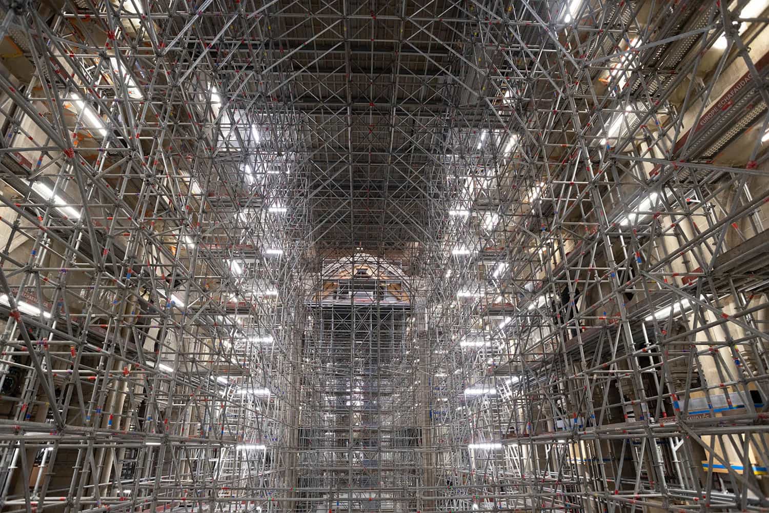 Interior Notre Dame Cathedral (cr: Relais Du Louvre)