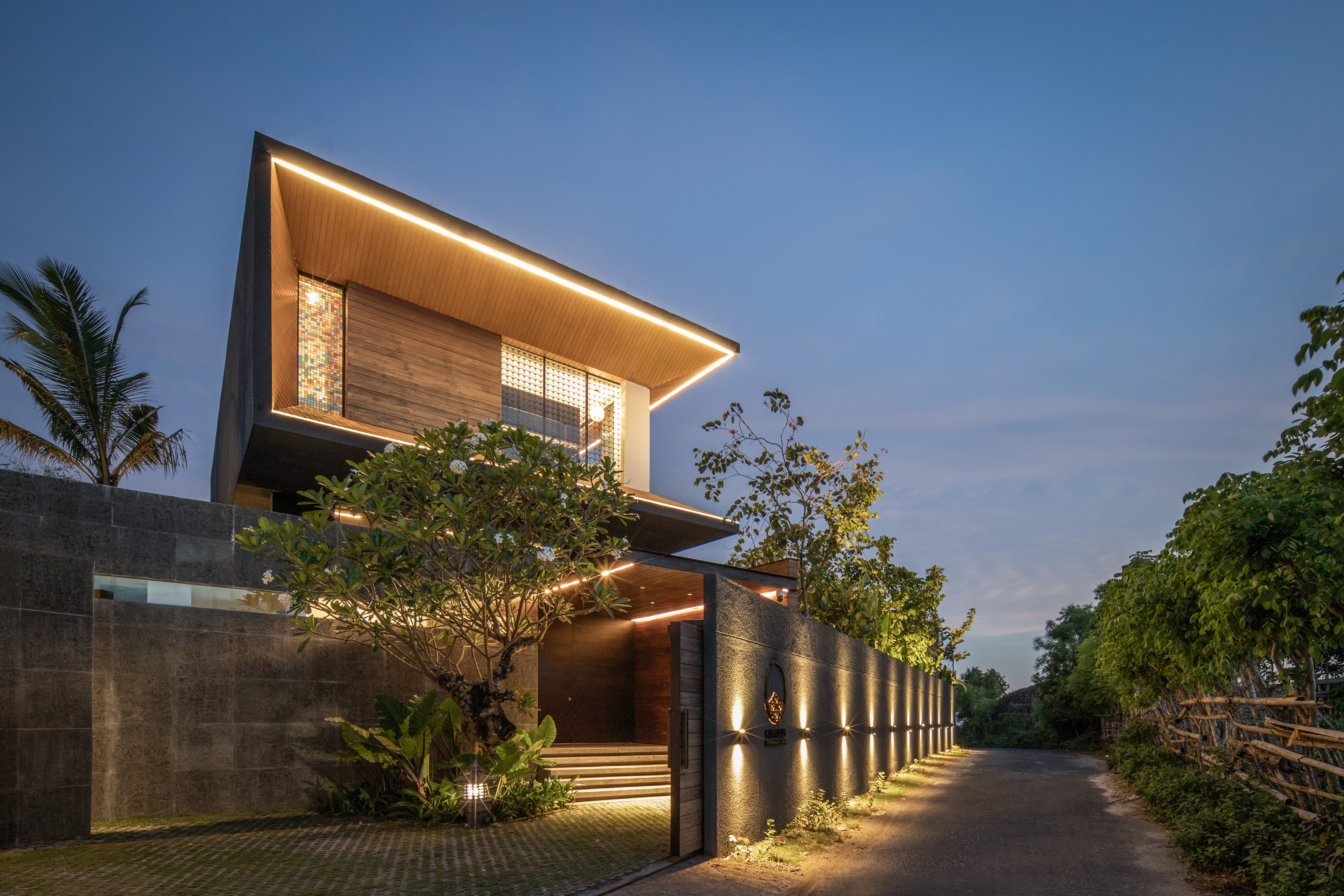 Villa Cumulus by Arkana Architects, Photo by Indra Wiras