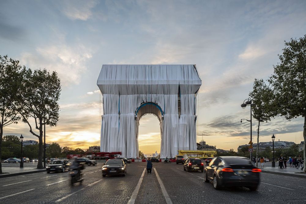 Wrapped Arc de Triomphe