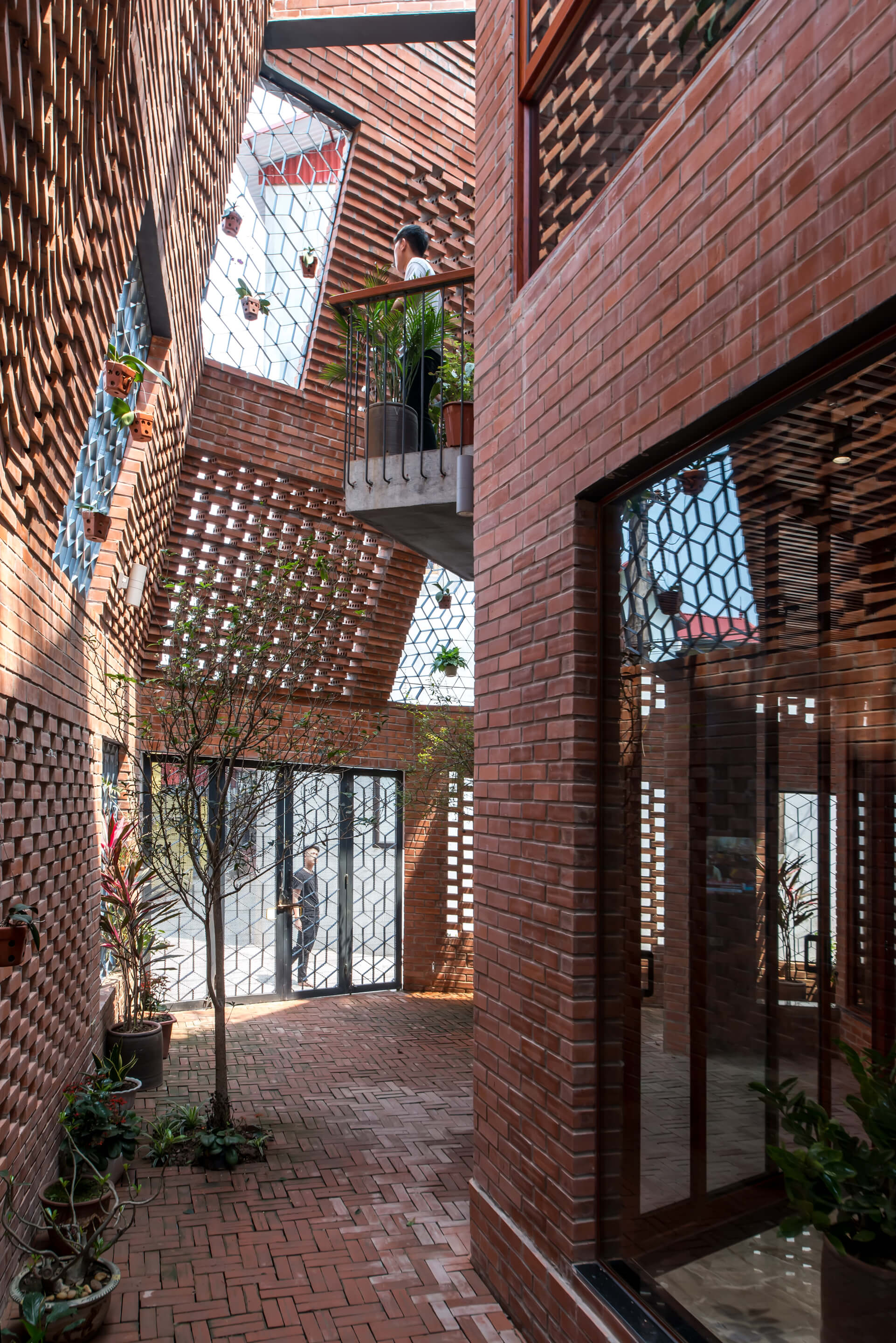 Brick Cave - H&P Architects