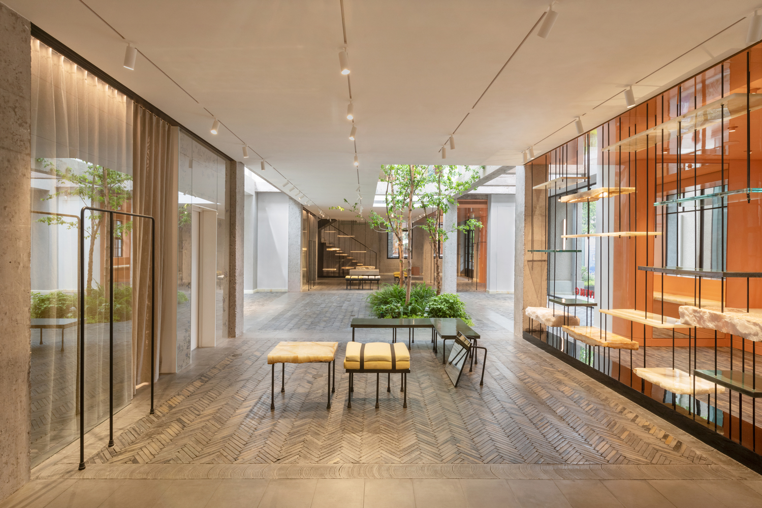 EP YAYING Shanghai Flagship Store - Franklin Azzi 