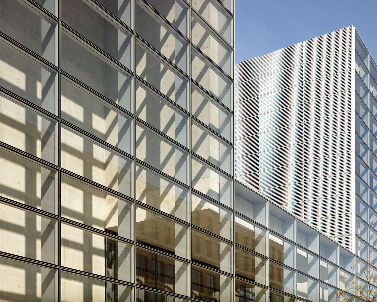 New ComÃ©die de GenÃ¨ve ThÃ©Ã¢tre - FRES Architectes
