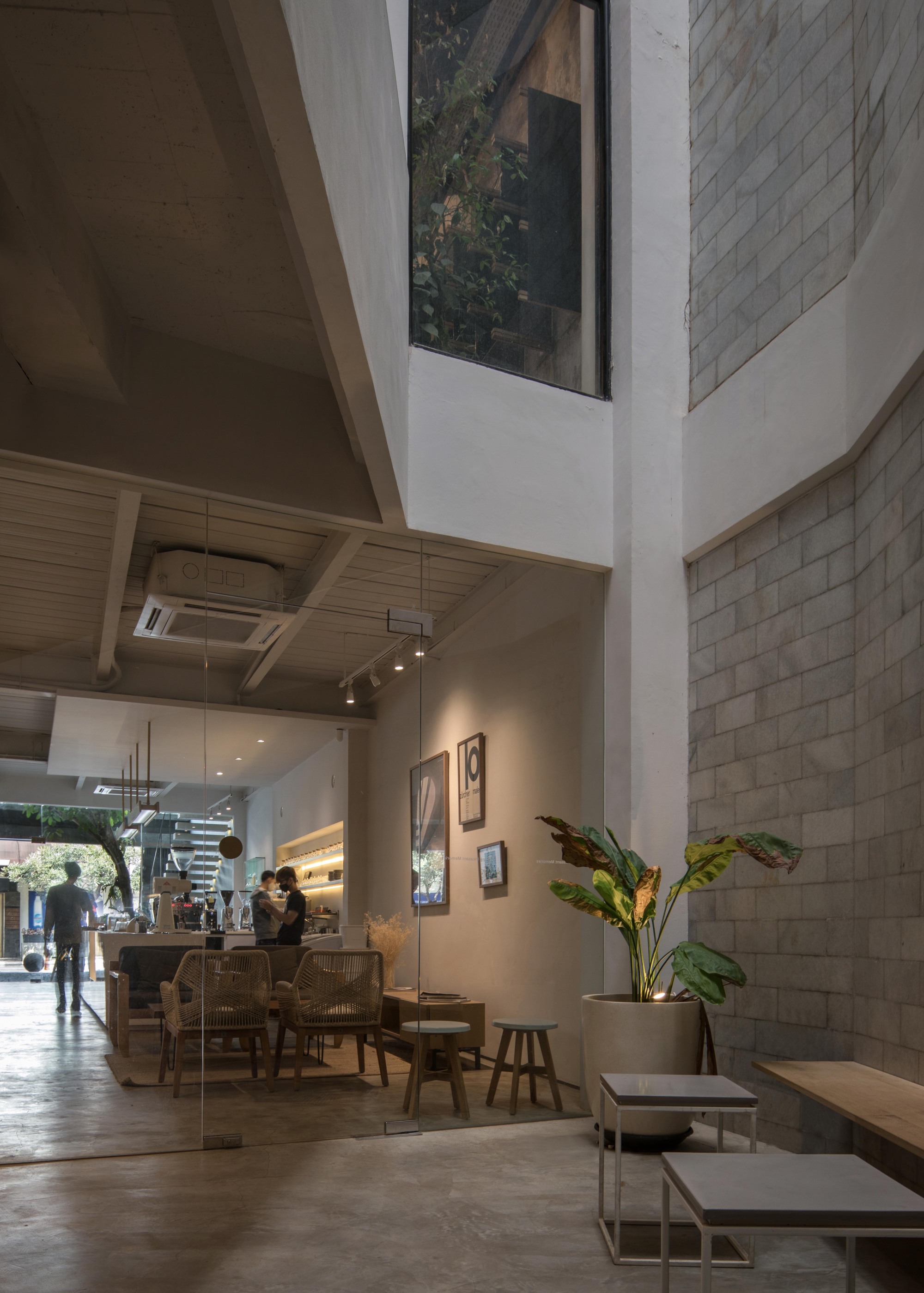 Sawo Coffee and Roastery Bandung - Oi Architects