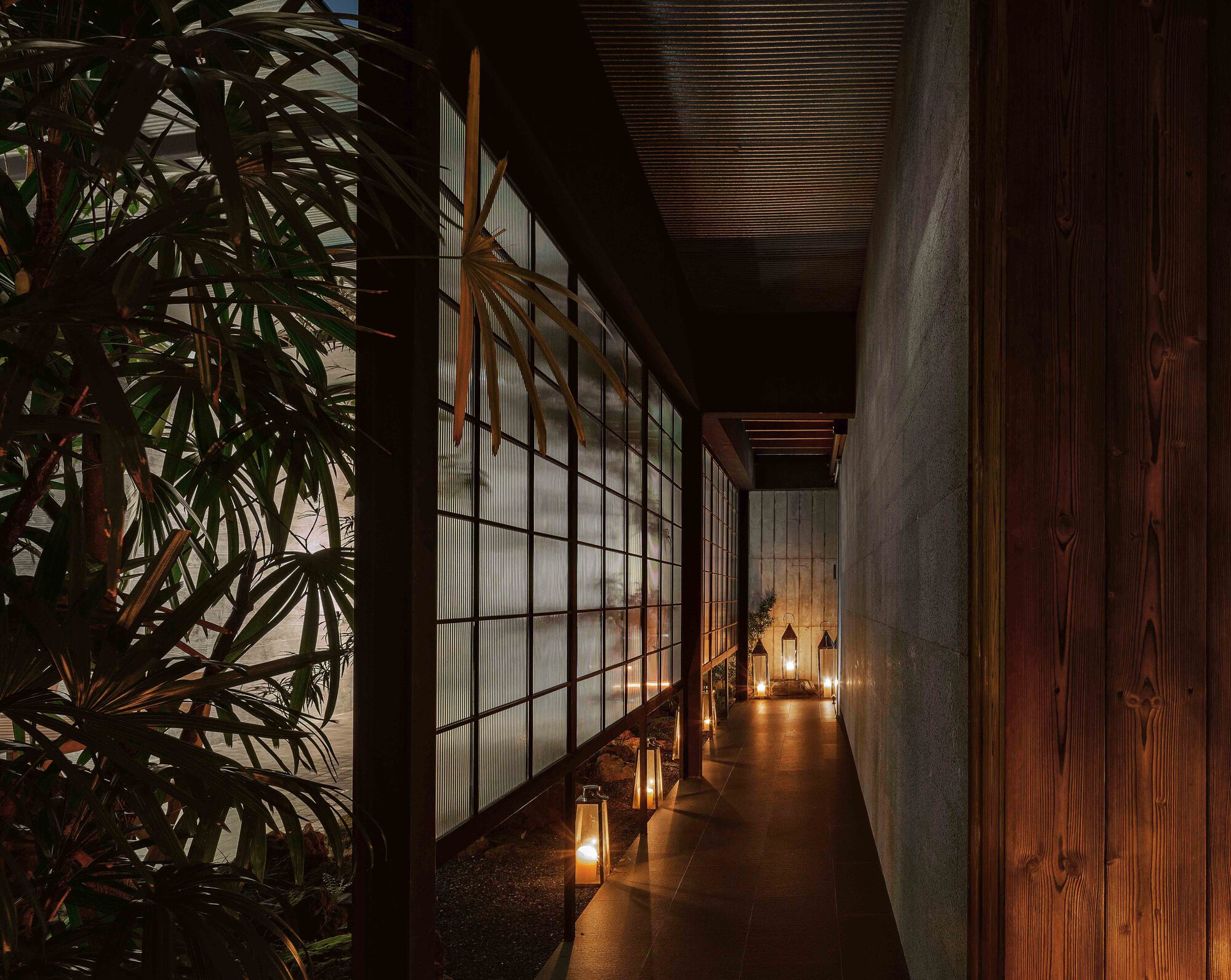 Ronin Bar by studio...nutto (cr: Panoramic Studio)