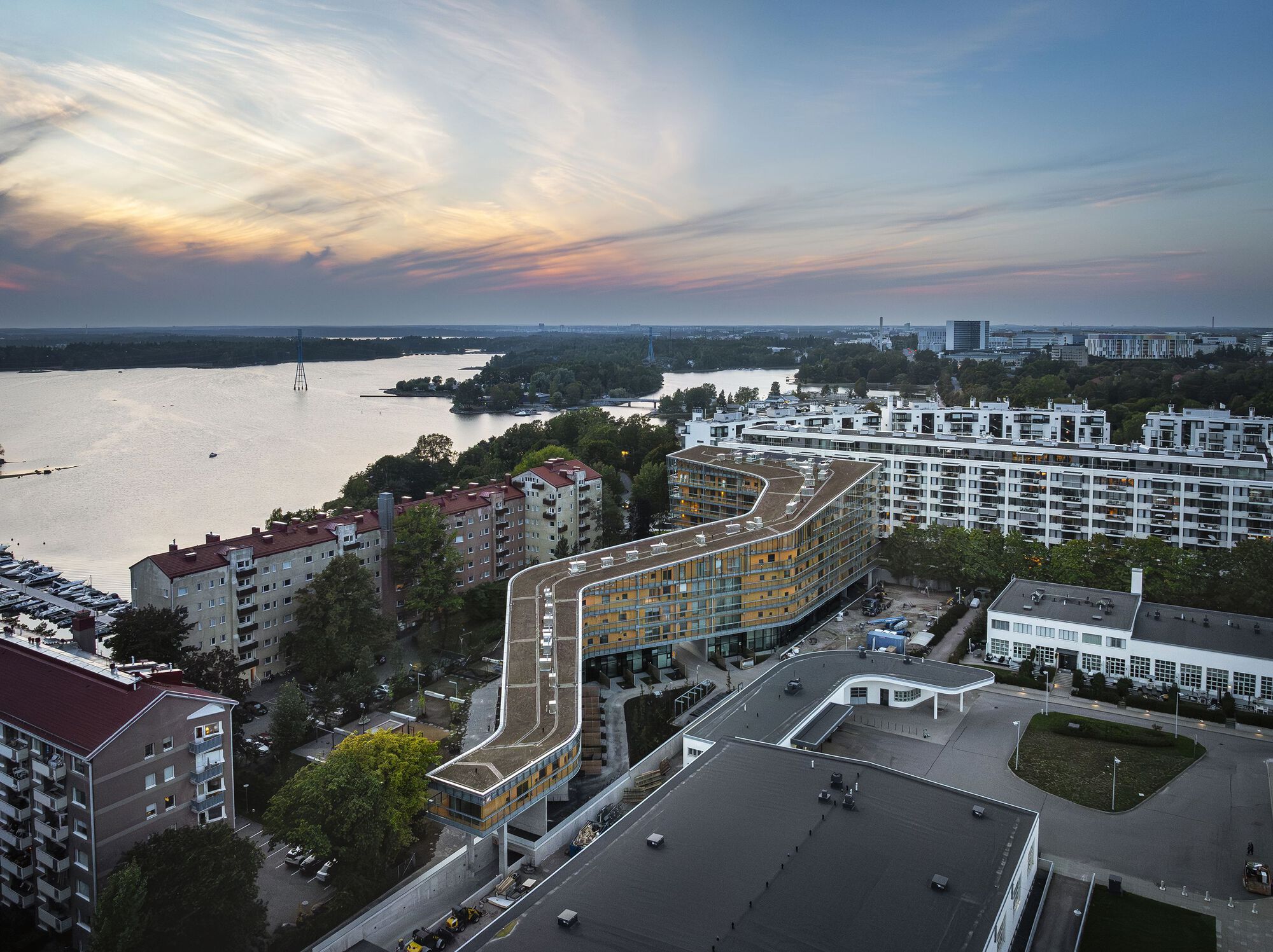 Meander Housing by Steven Holl Architects (cr: Kuvatoimisto Kuvio Oy, Jenny Kallio)