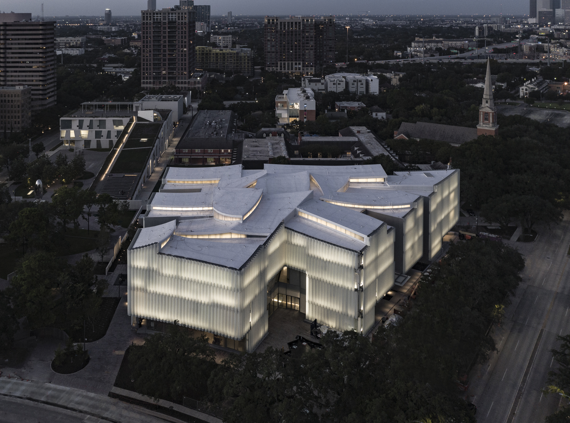 Nancy and Rich Kinder Museum by Steven Holl Architects