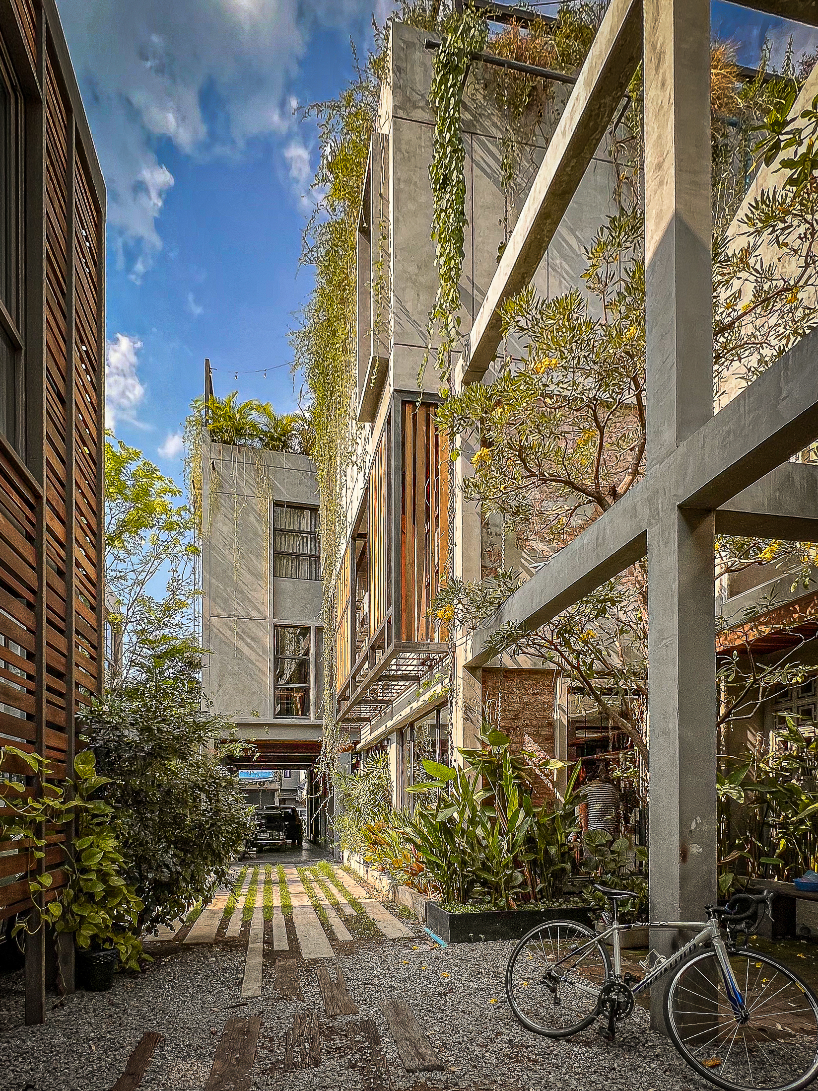 (cr: Phahonchai Premjai, Design something, Soopakorn Srisakul)