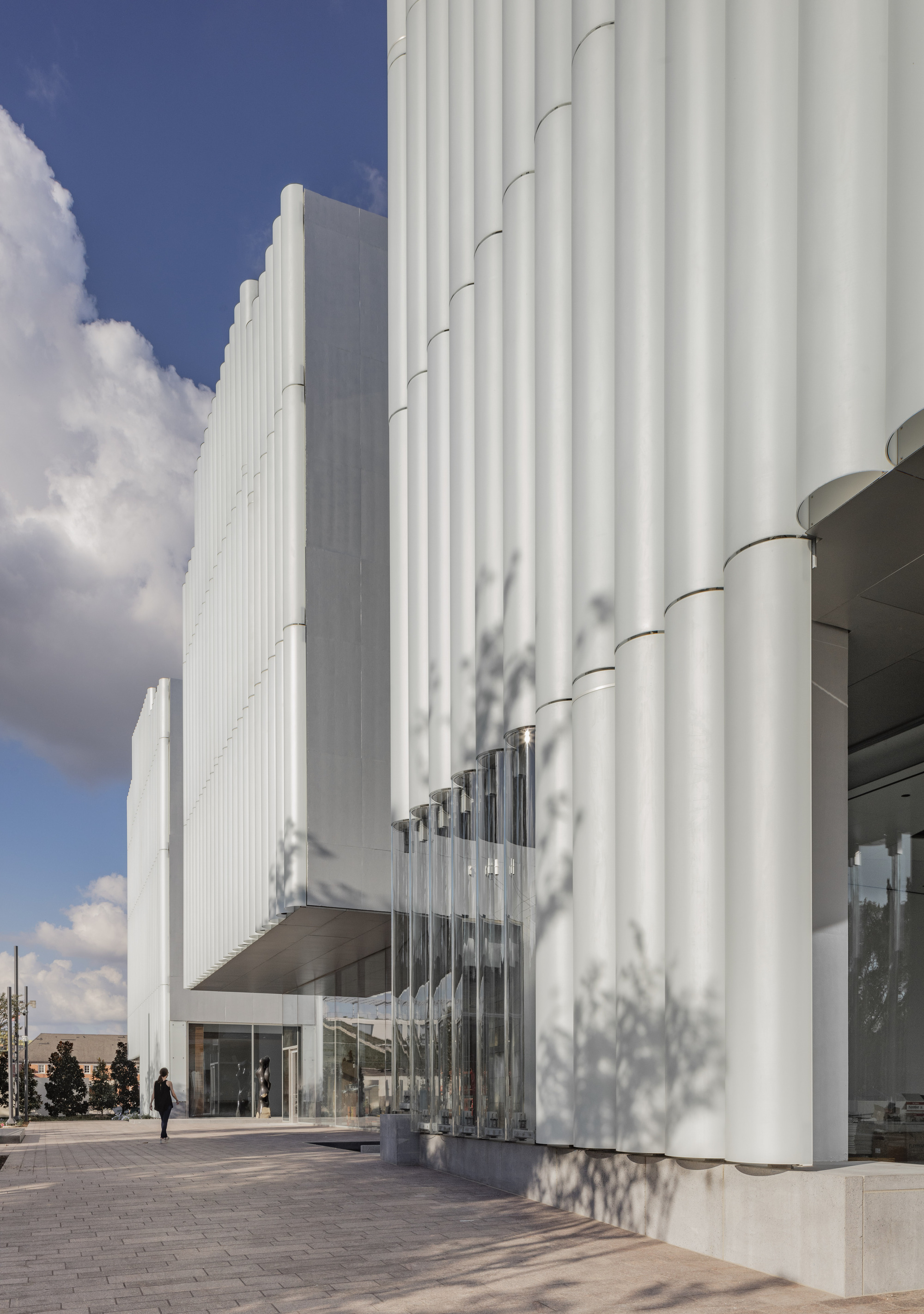 Nancy and Rich Kinder Museum by Steven Holl Architects