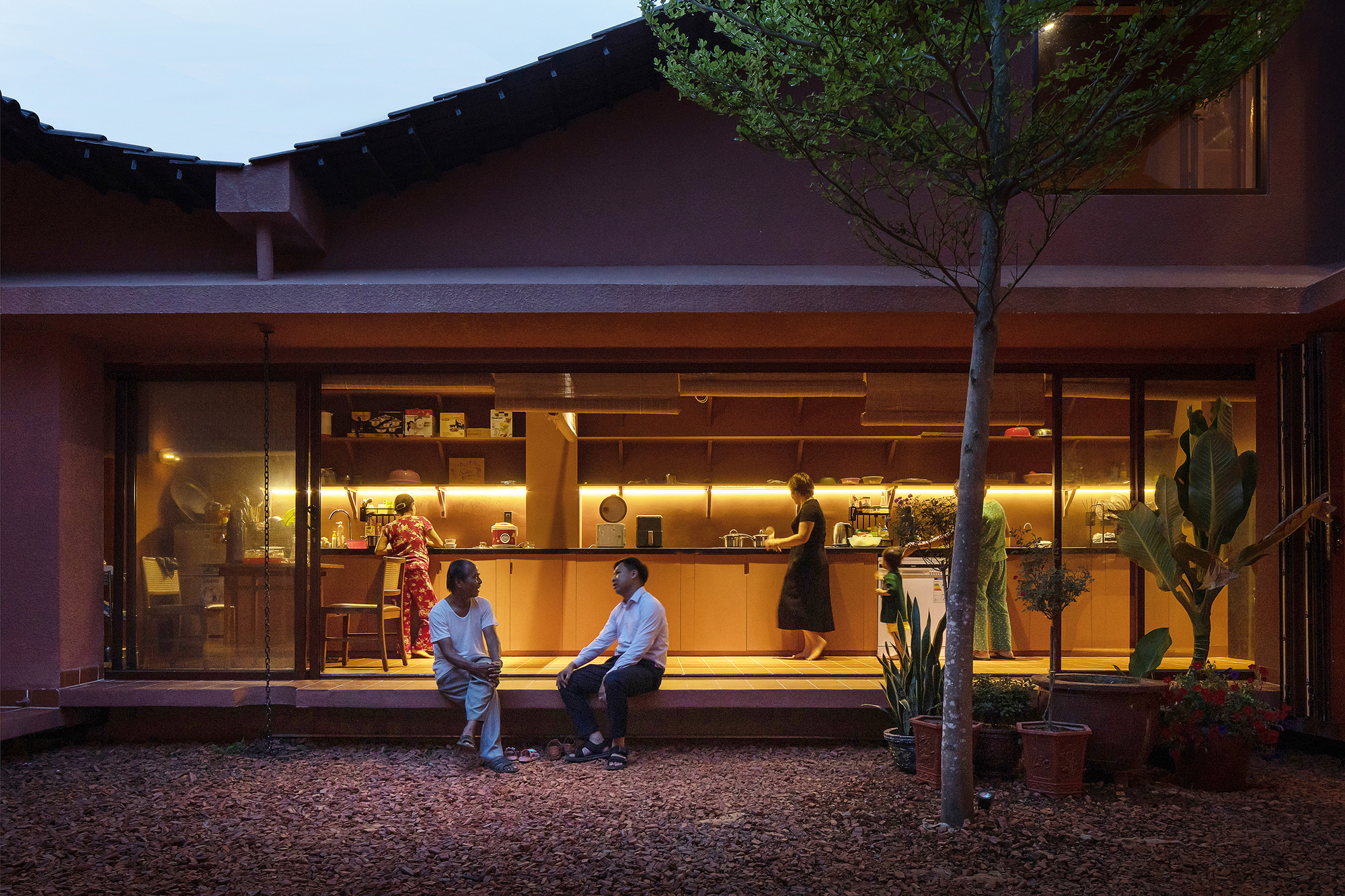 âTu Dai Dong Duongâ House by Lequang-Architects (cr: Hoang Le)