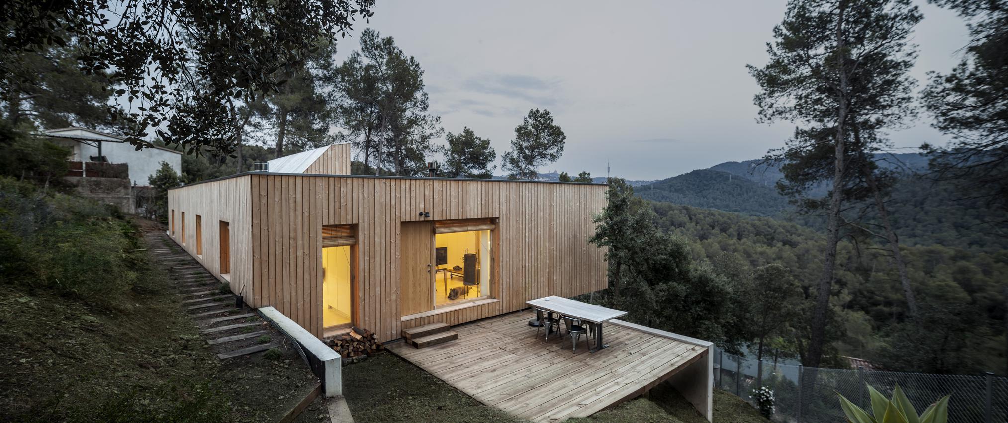 LPP House by Alventosa Morell arquitectes (cr: AdriÃ  Goula)