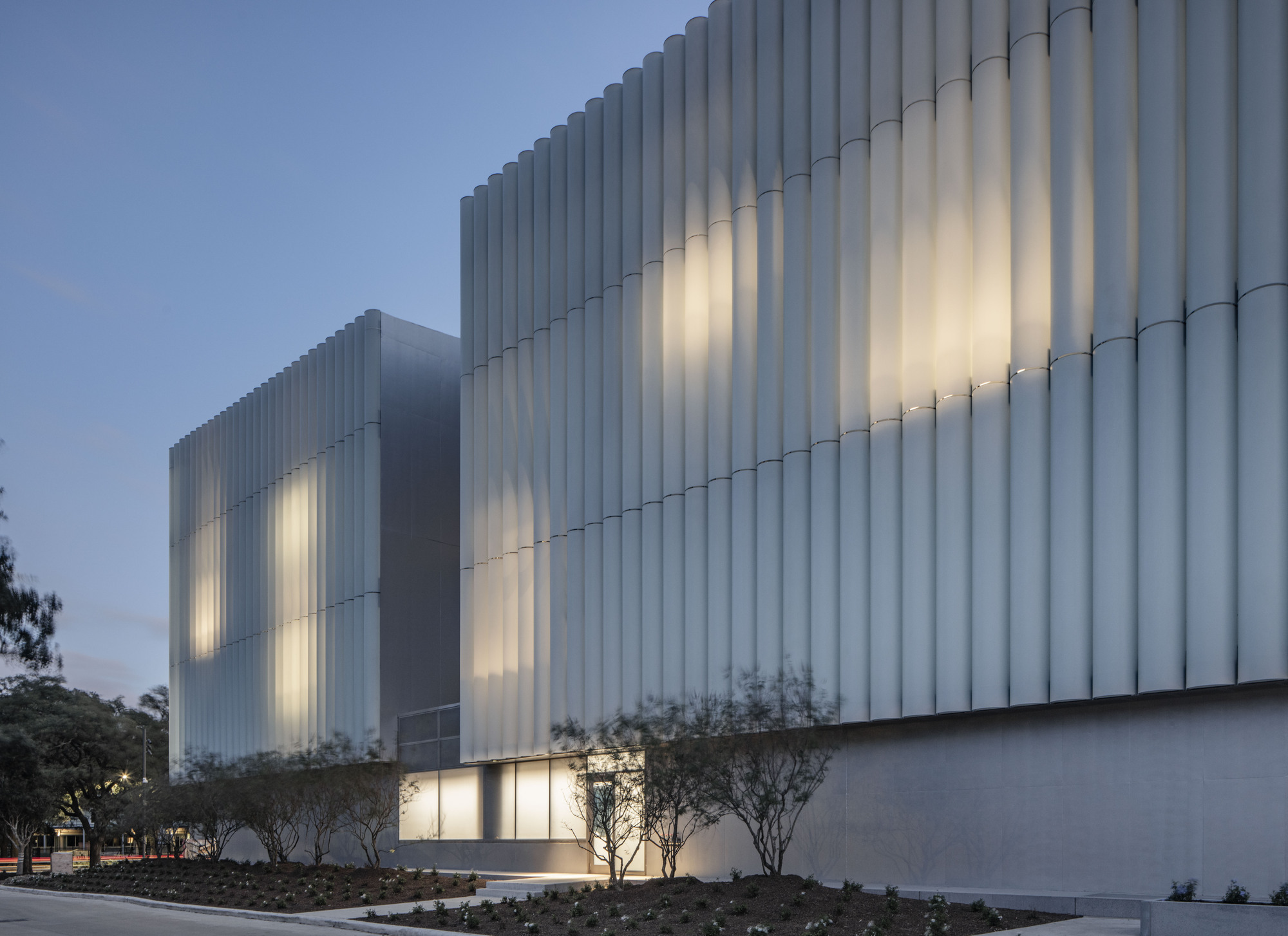 Nancy and Rich Kinder Museum by Steven Holl Architects