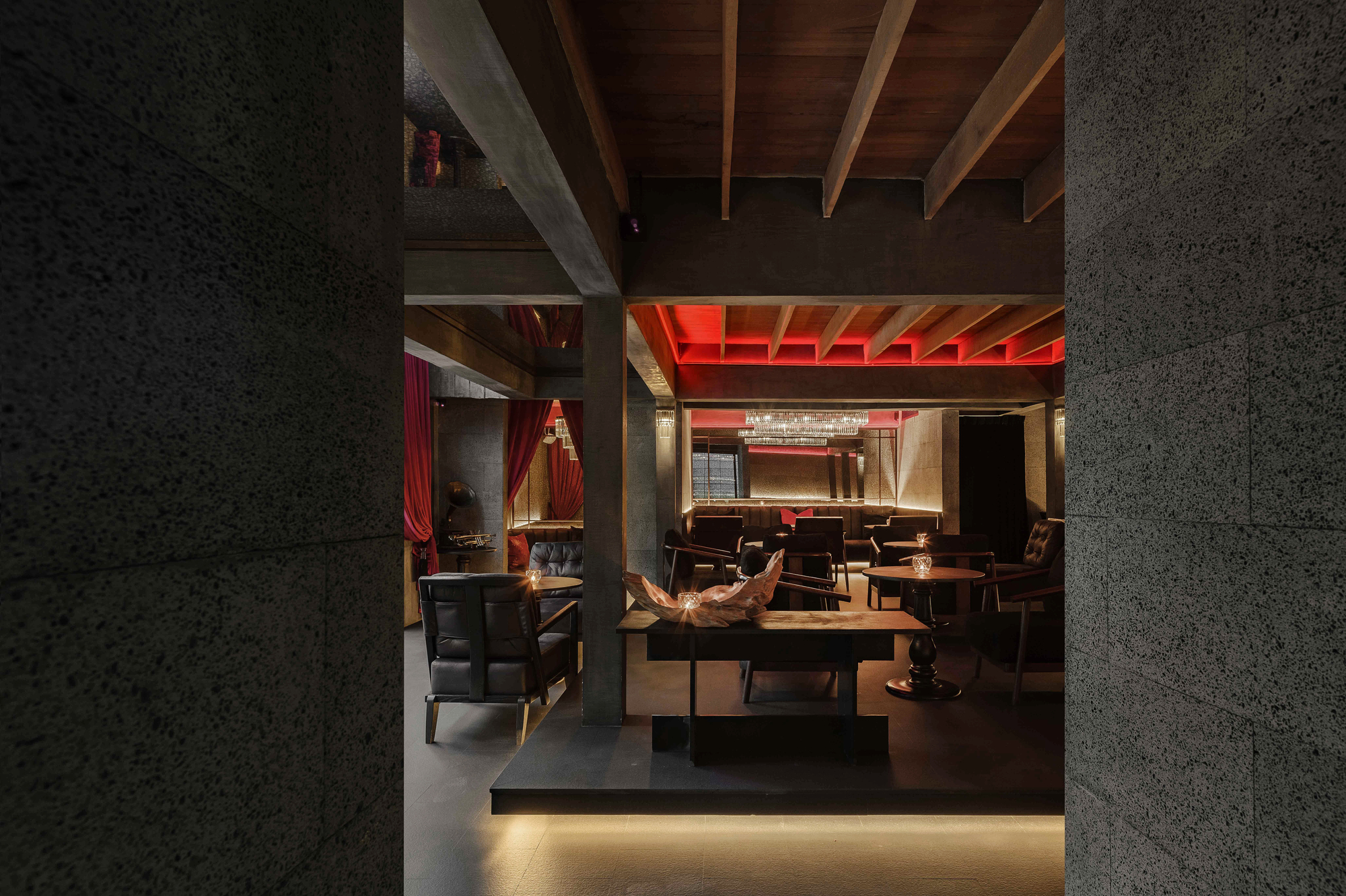 Ronin Bar by studio...nutto (cr: Panoramic Studio)