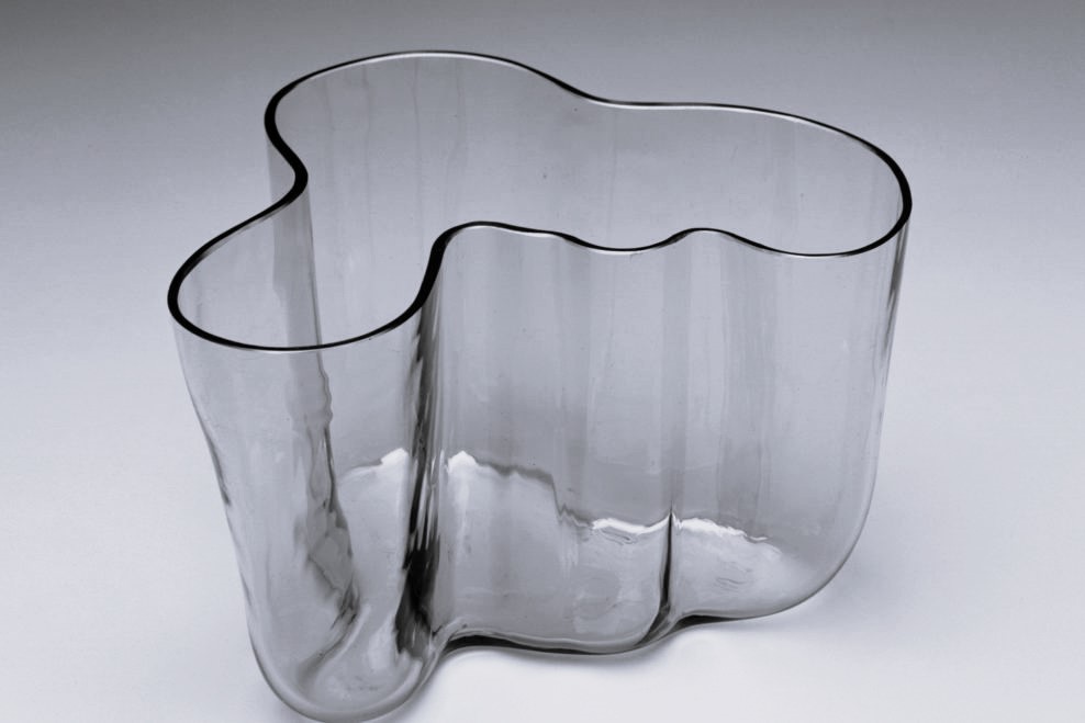 Savoy Vase (cr: Alvar Aalto Museum)