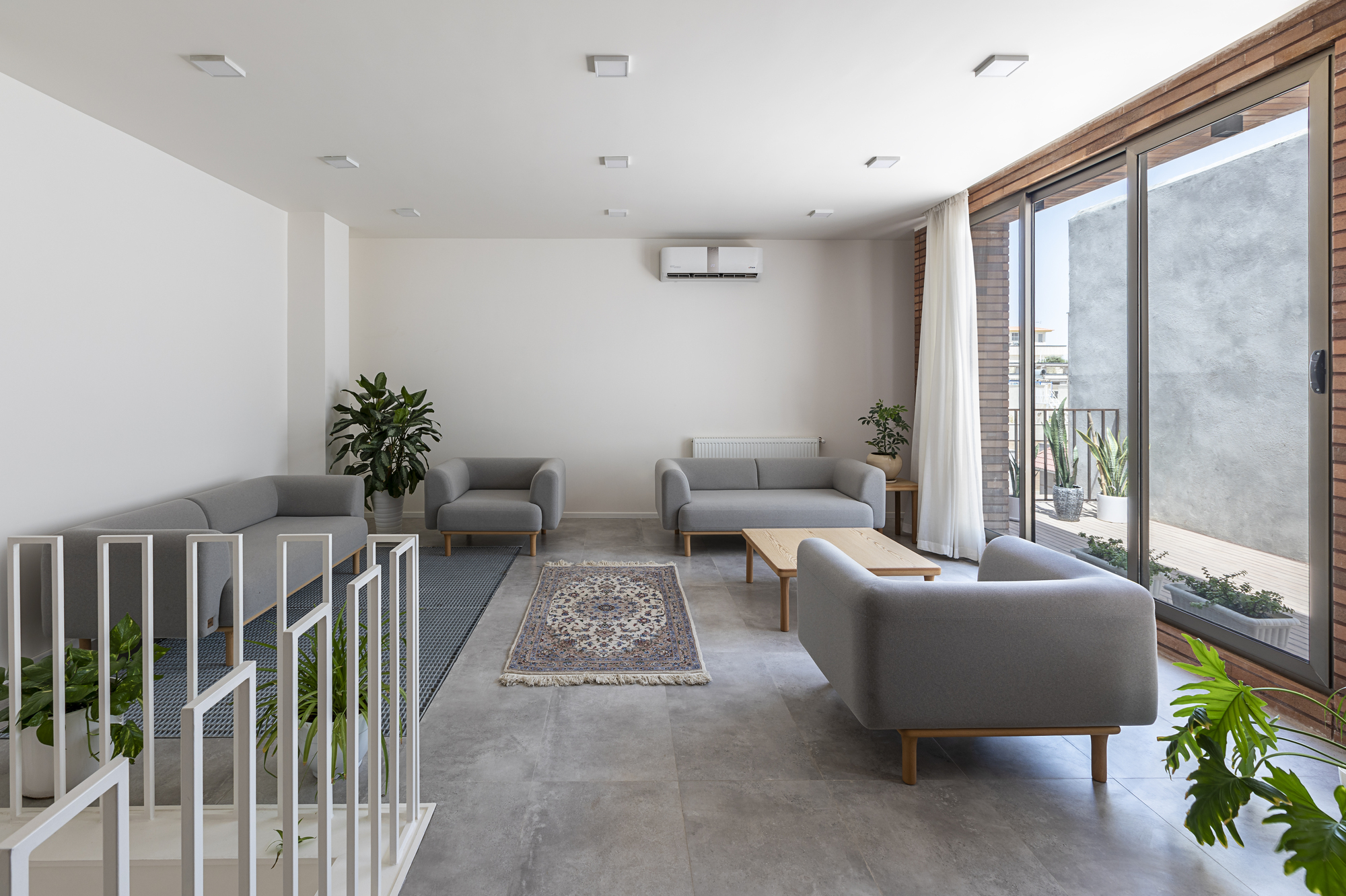 The Alley House by Raha Ashrafi, Marziah Zad, Mohsen Marizad