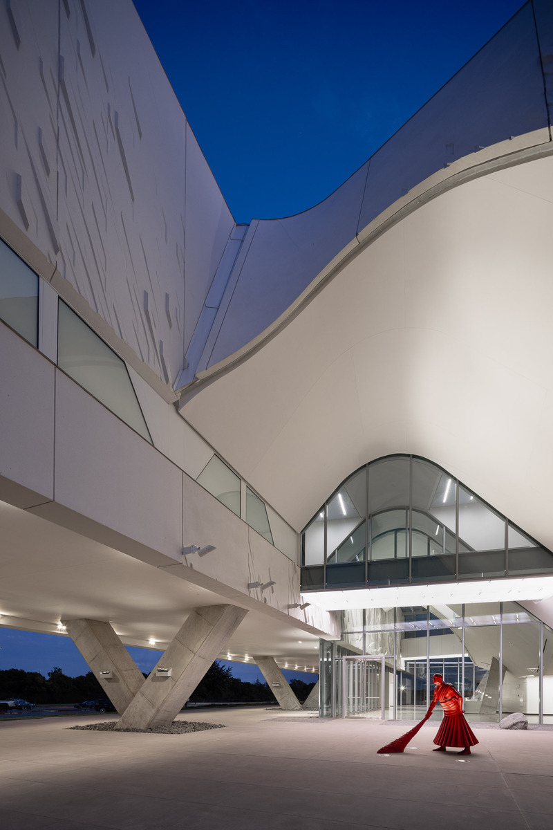 Curved elements of the Edith and Peter O'Donnell Jr. Athenaeum building mass