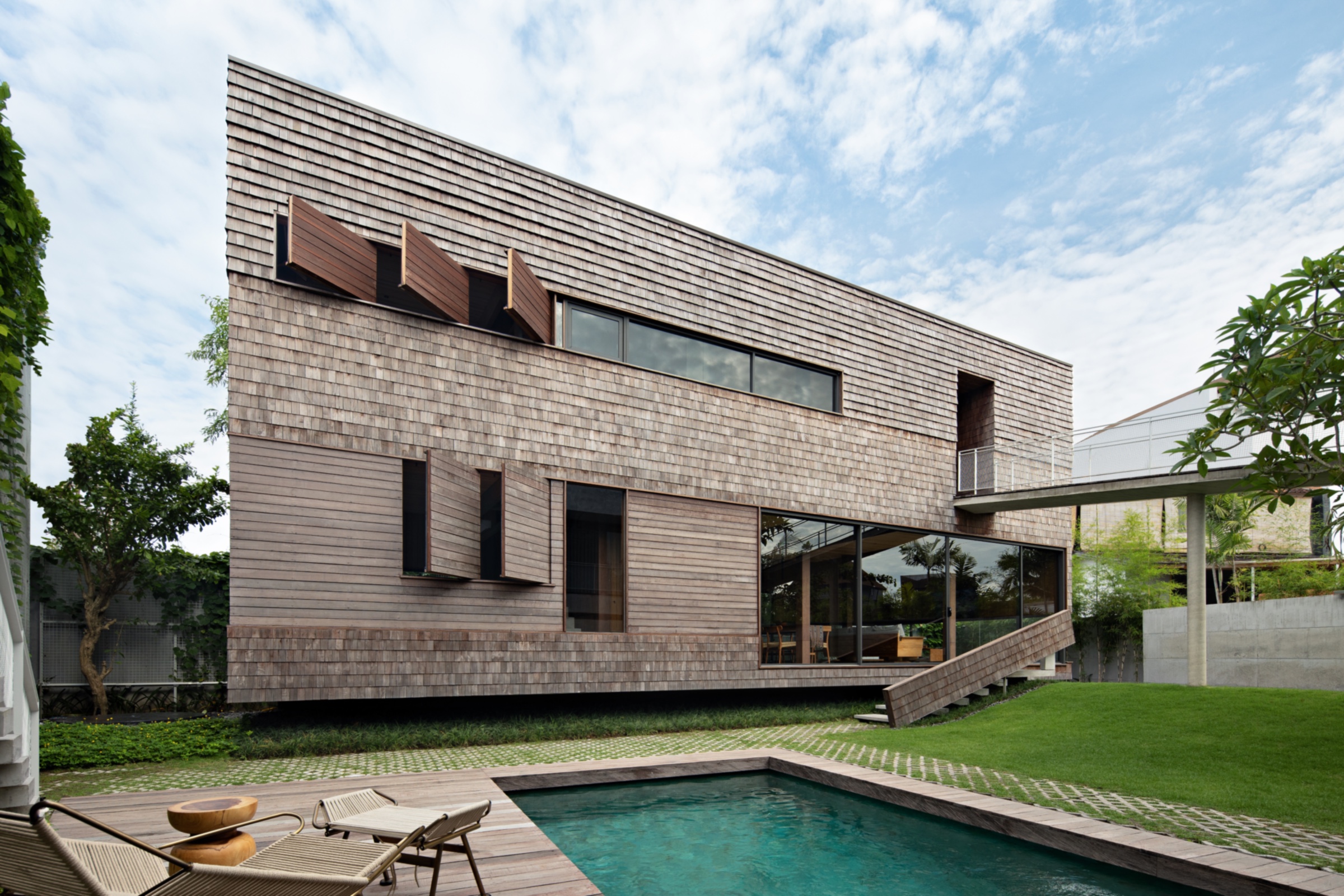 Tanatakah villa pool and wood cabin, Photo by Mario Wibowo