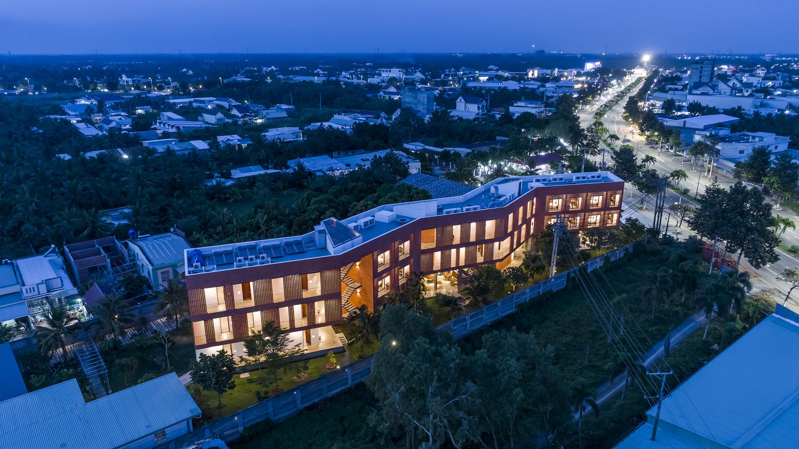Top view Ben Tre Hotel, Photo by Hiroyuki Oki
