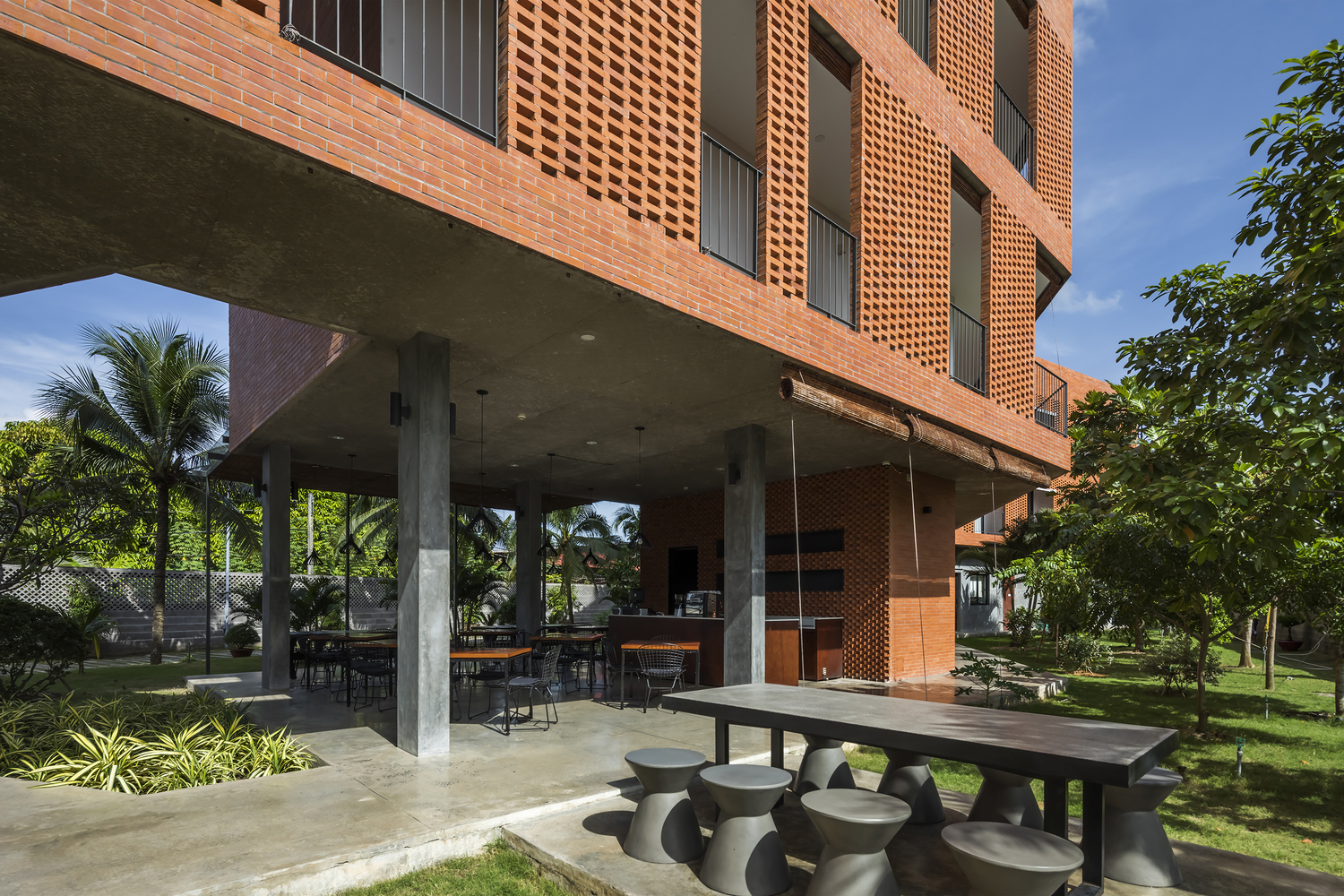 Ben Tre Hotel ground floor view, Photo by Hiroyuki Oki