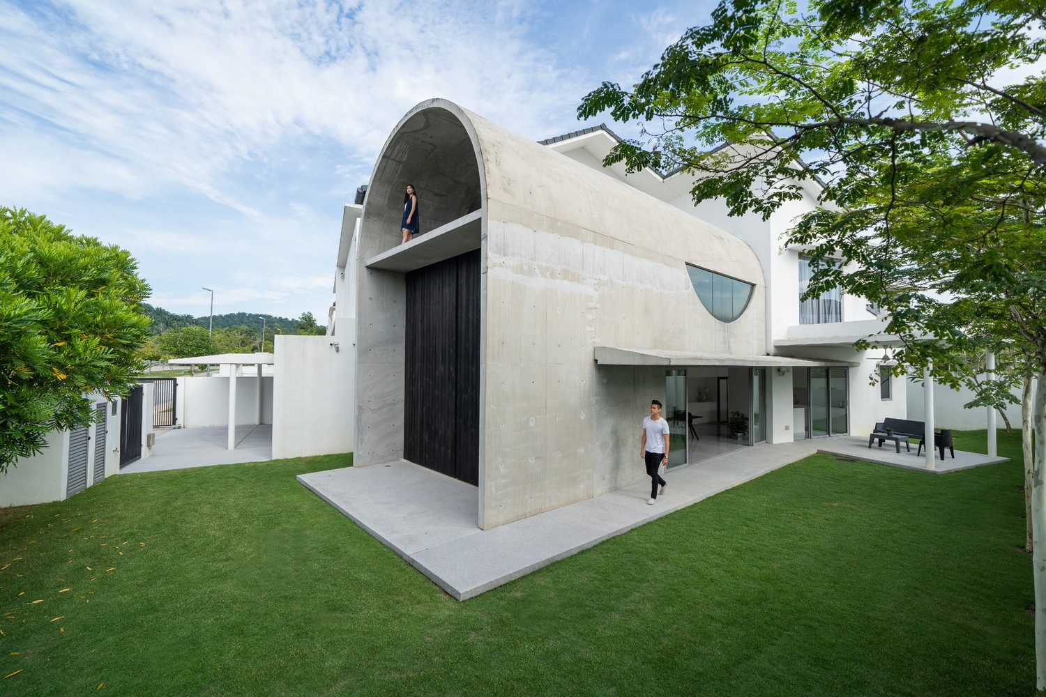 Bold yet simple design of the Bewboc House