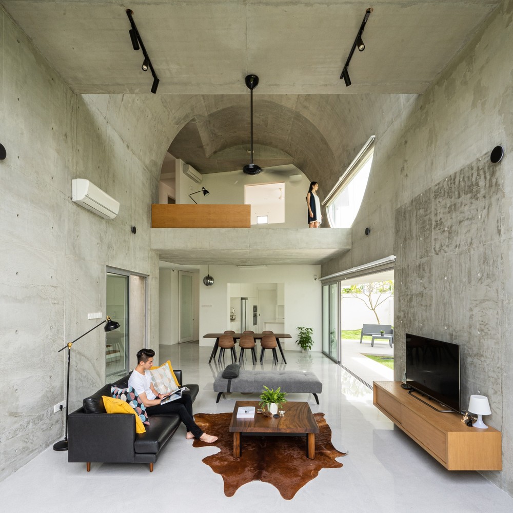 Double-height living space at Bewboc House