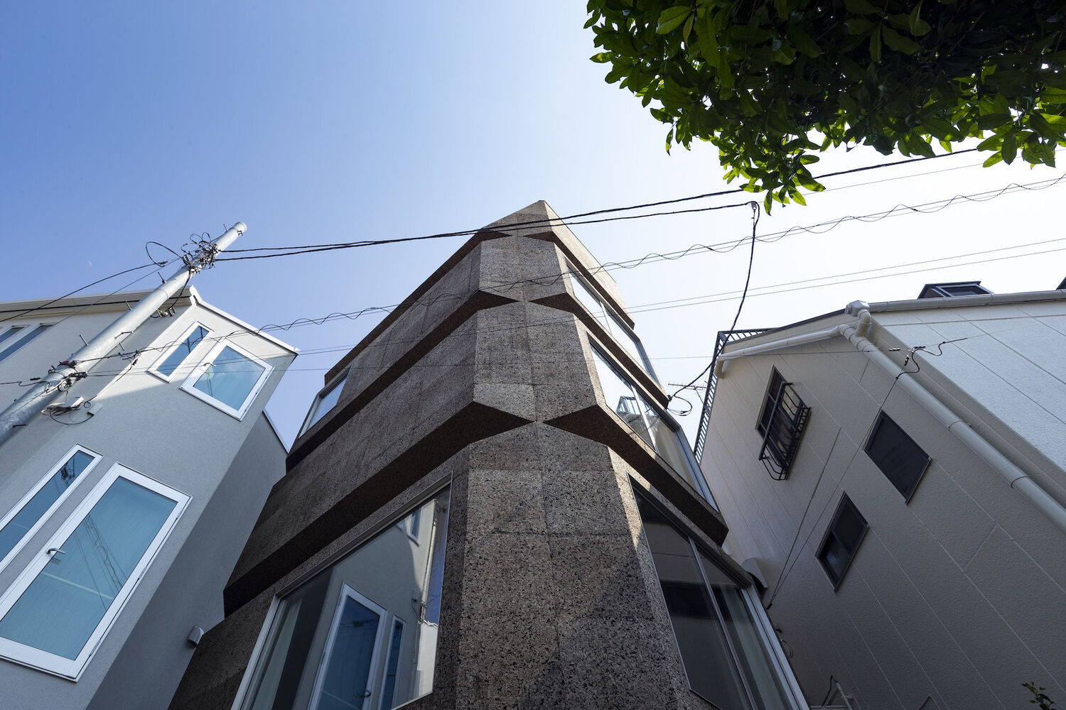Detail faÃ§ade Bay Window Tower House, Photo by Masao Nishikawa