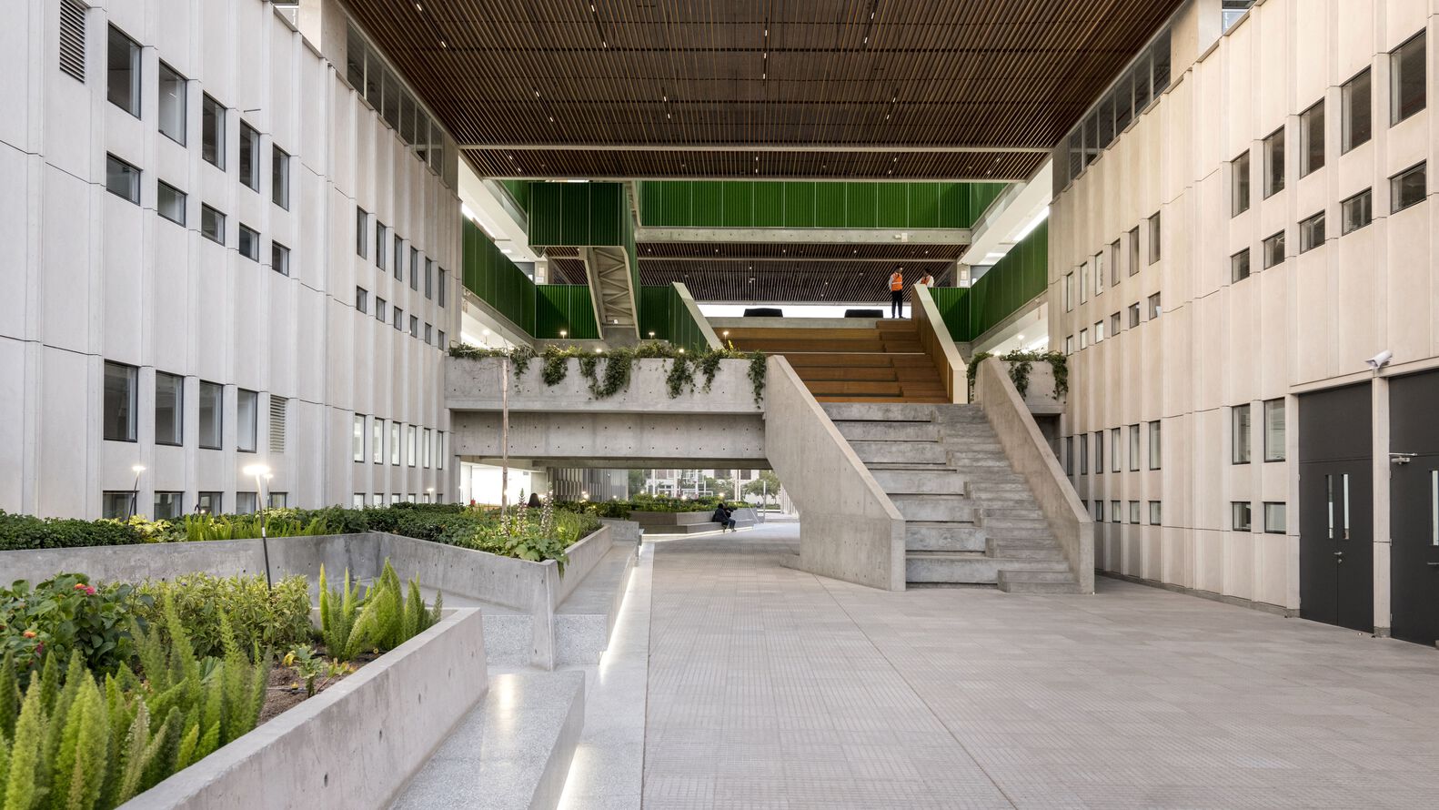 Main courtyard of the CientÃ­fica del Sur University, Photo by Renzo Rebagliati