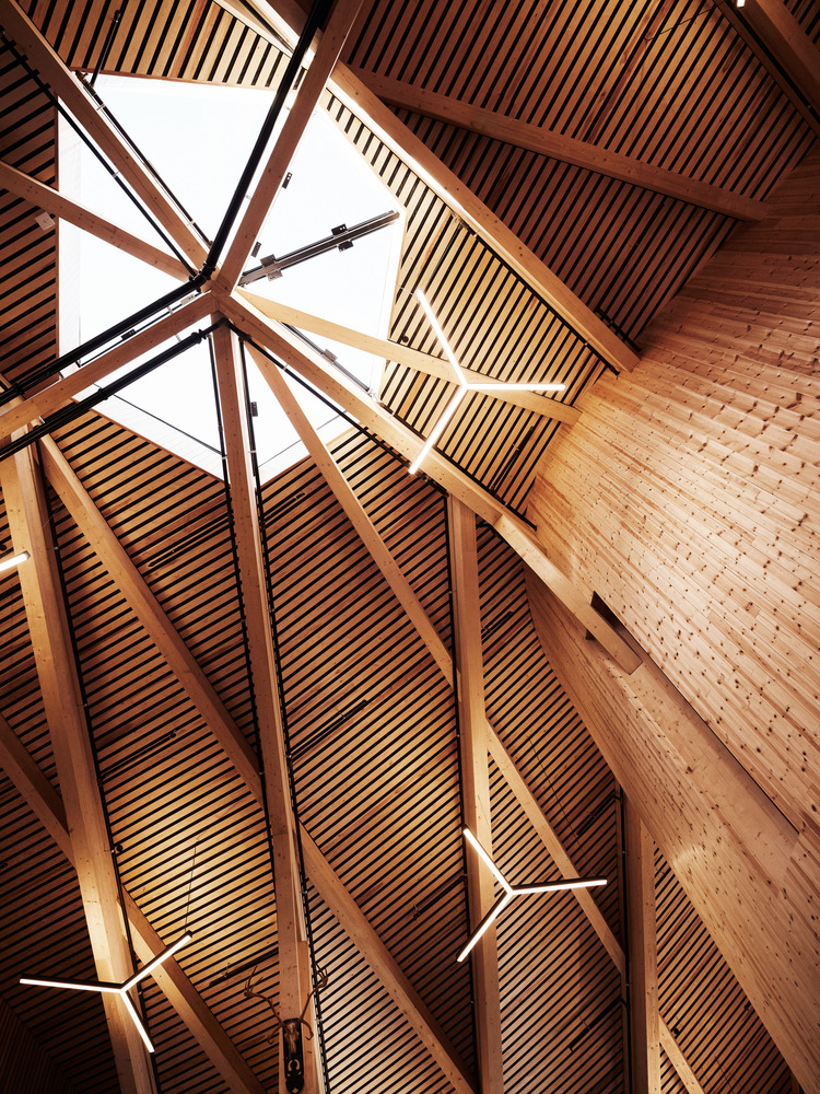 Skylights in the ÄoarvemÃ¡tta Cultural and Educational Hub