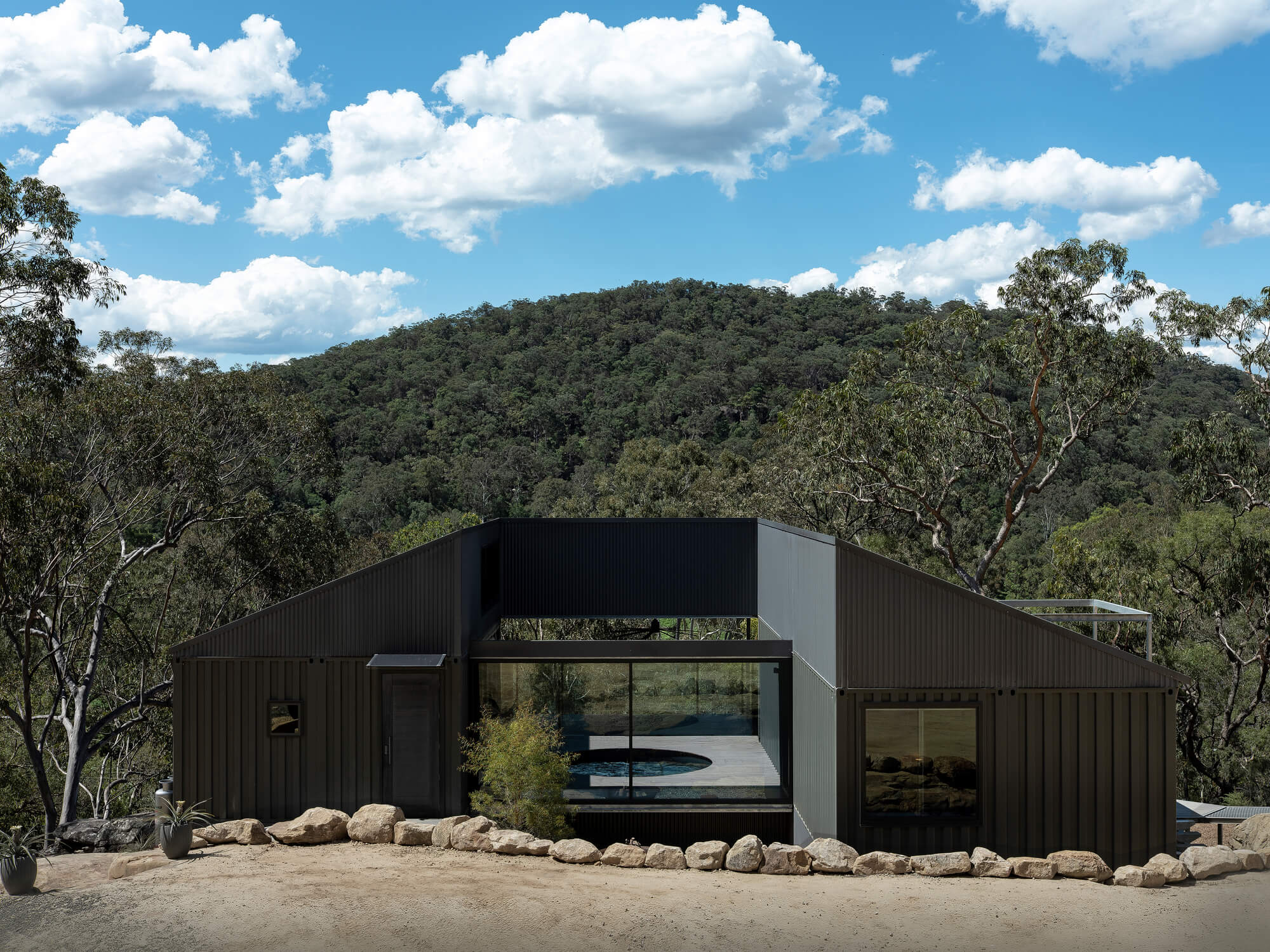 Colo Crossing House by Benn + Penna Architects