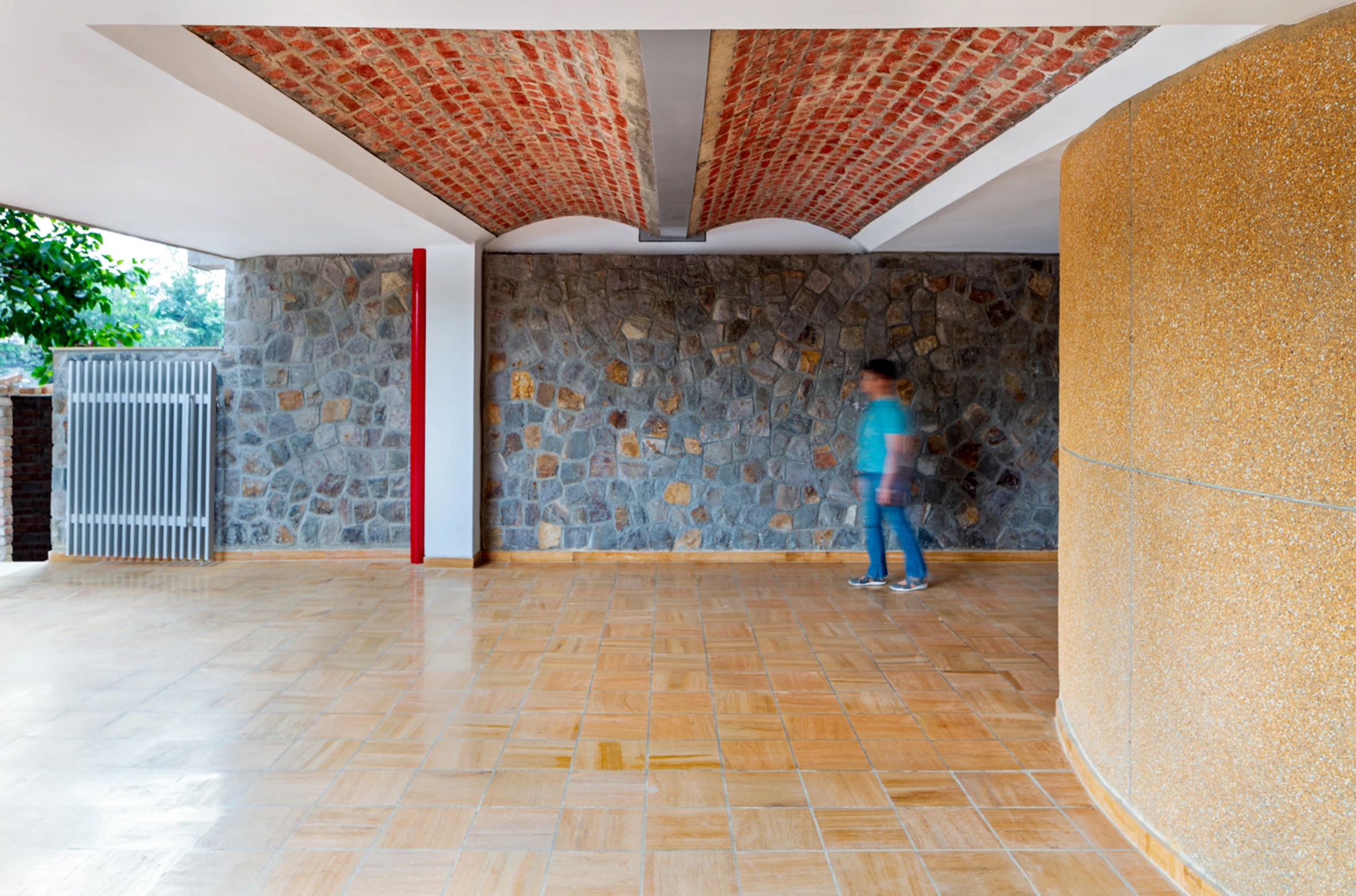 Parking area of The People Tree House, Photo by Andre J Fanthome