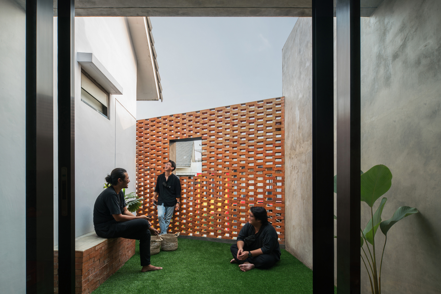 Open space on the balcony protected by an interlocked brick facade