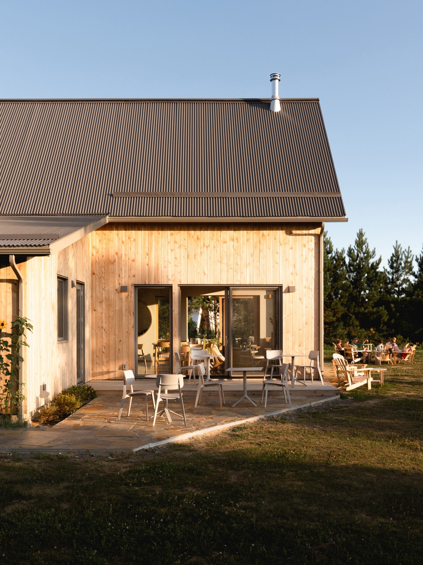 front view of the cafÃ© Farouche Tremblant, Photo by RaphaÃ«l Thibodeau