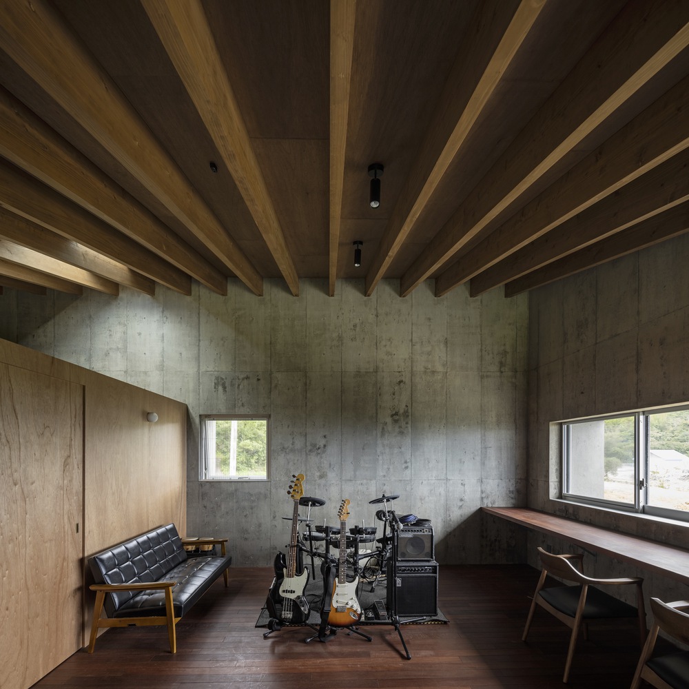 House in Toguchi by Sakai Architects