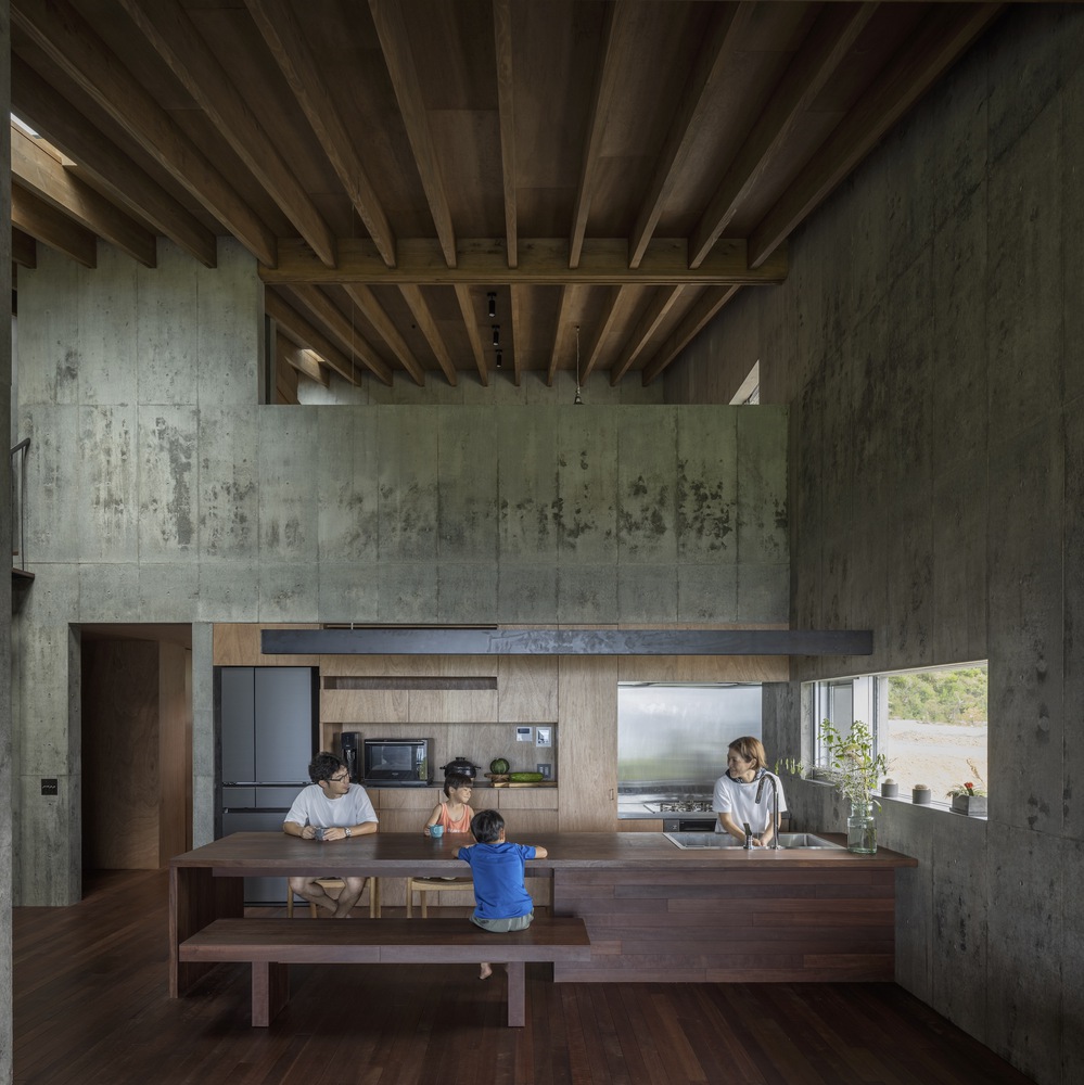 House in Toguchi by Sakai Architects