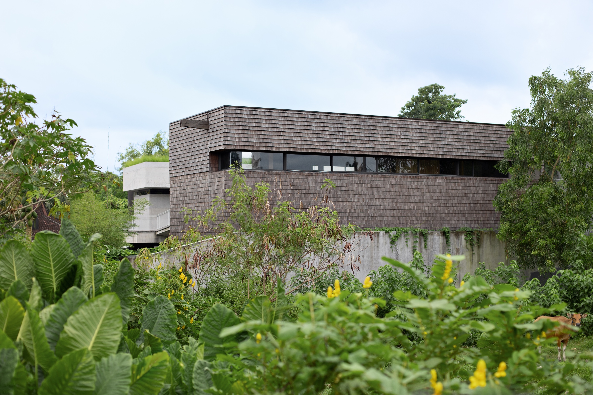 A Tanatakah villa side view, Photo by Mario Wibowo