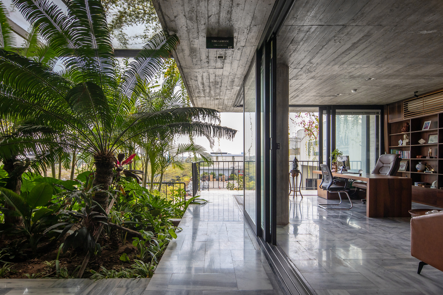 Front corridor of the workspace of Meditation Office, Photo by Hoang Le