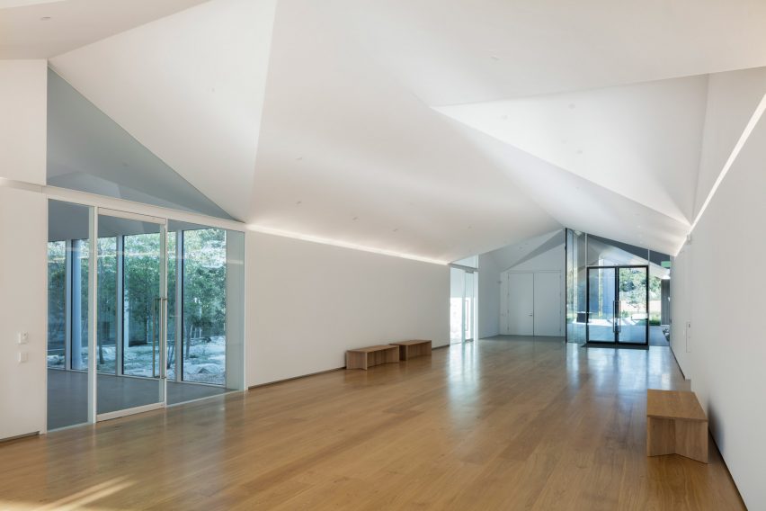 Menil Drawing Institute living room interior, Photo by Richard Barnes