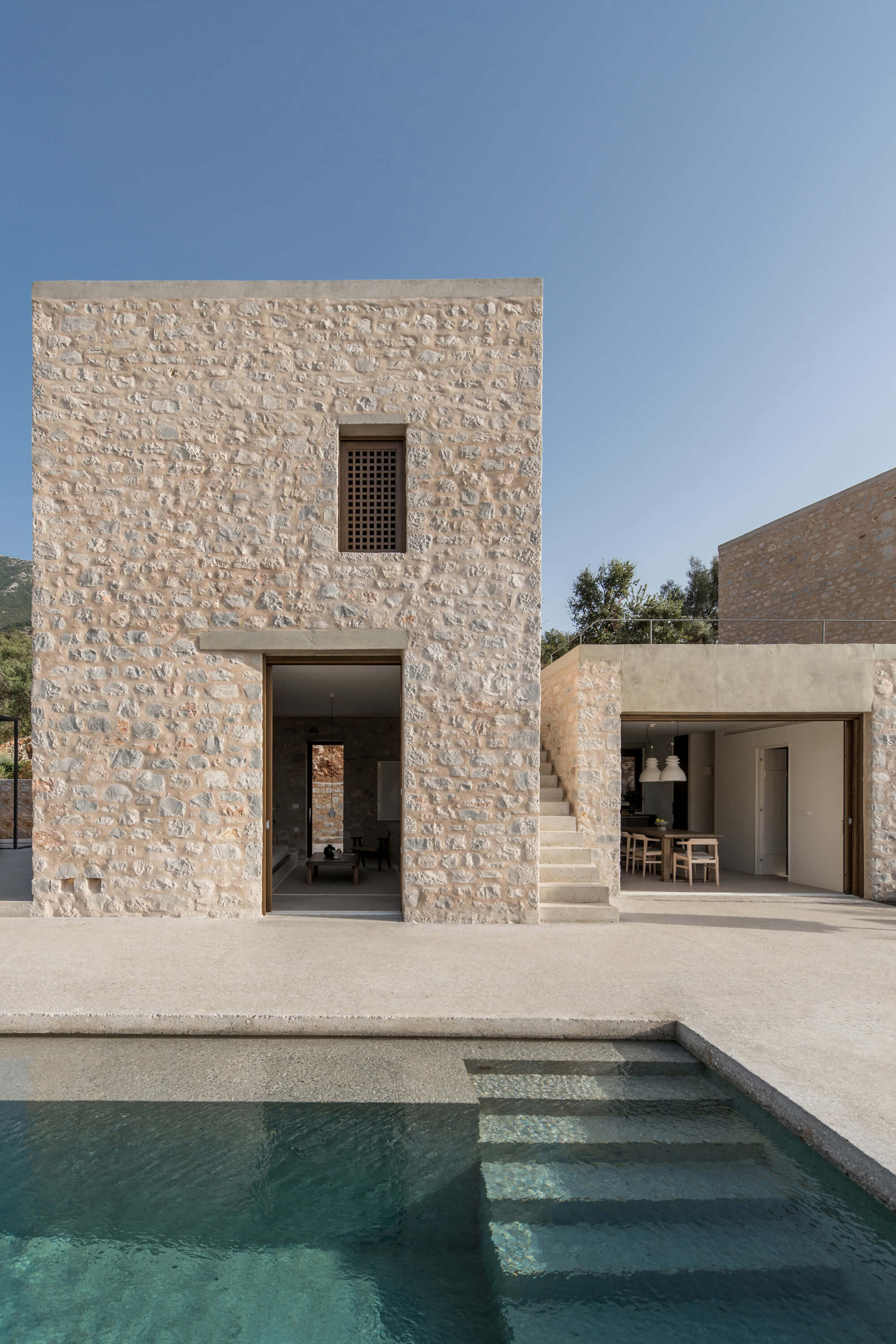 the tower as the identity of this house looks like it blends with the earth element