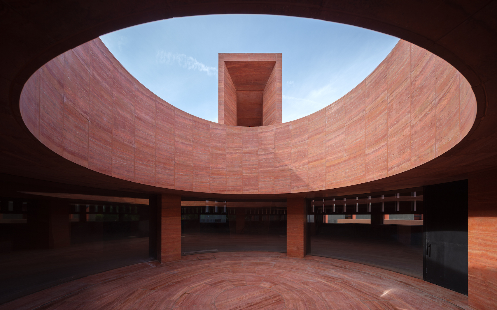 Interior of Qujiang Museum of Fine Arts, Photo by Zhu Runzi