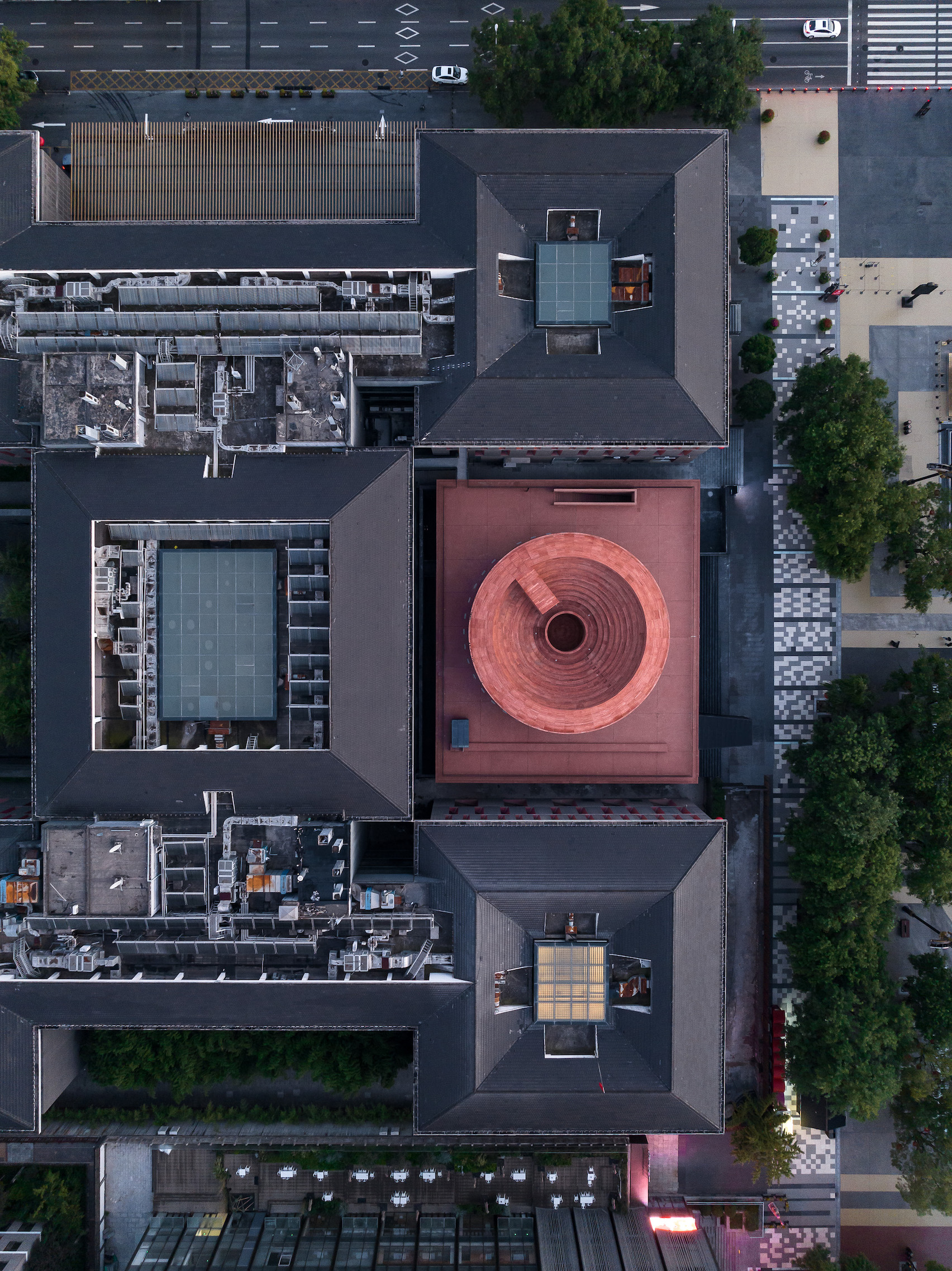 Qujiang Museum of Fine Arts viewed from above, Photo by Zhu Runzi