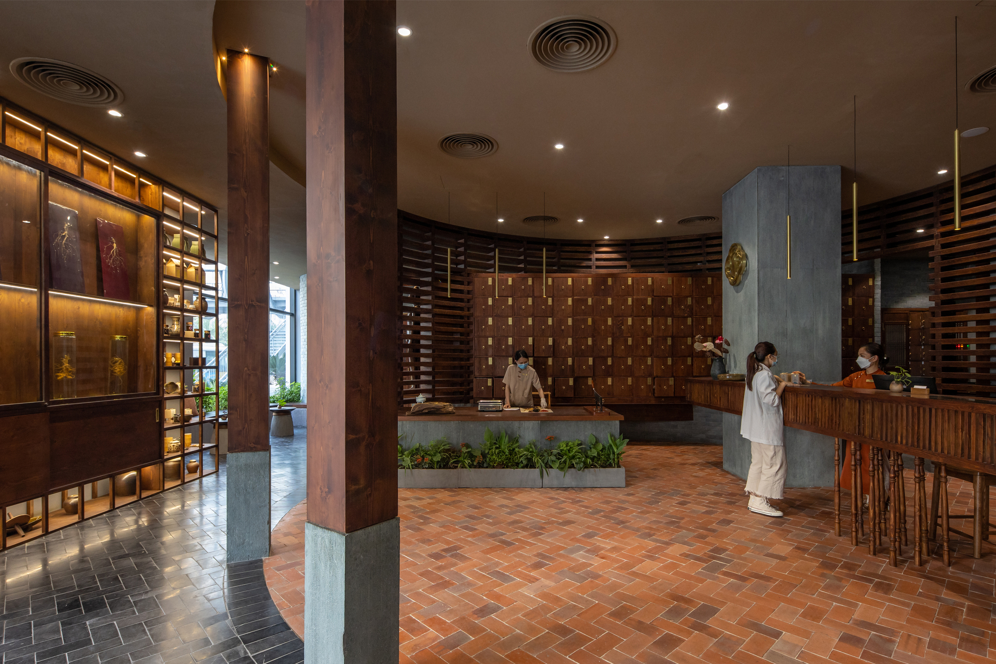 Phong Kham Ycht traditional clinic by ODDO Architects 