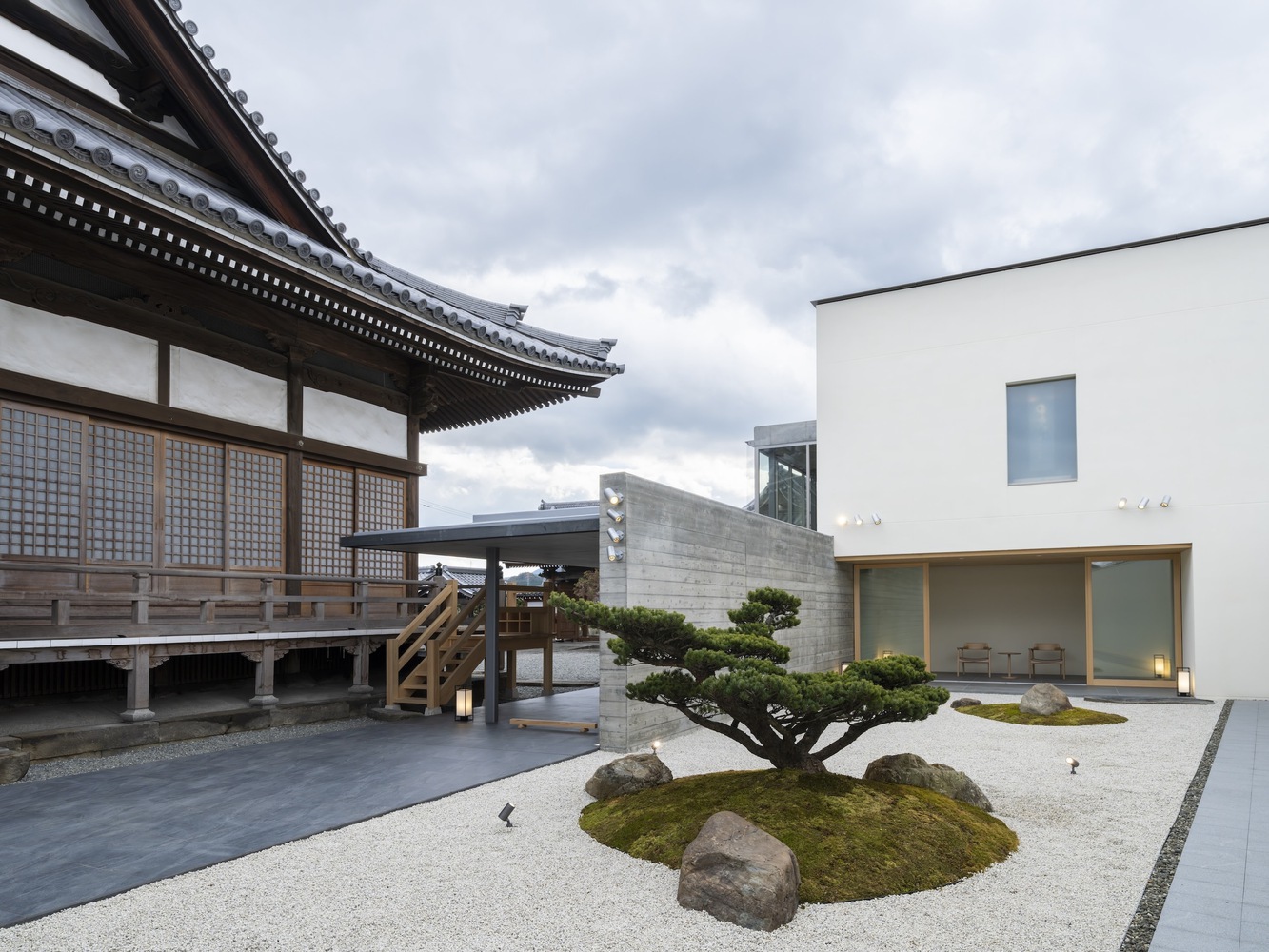 The Garden of Silence (cr: Tetsuya Ito)