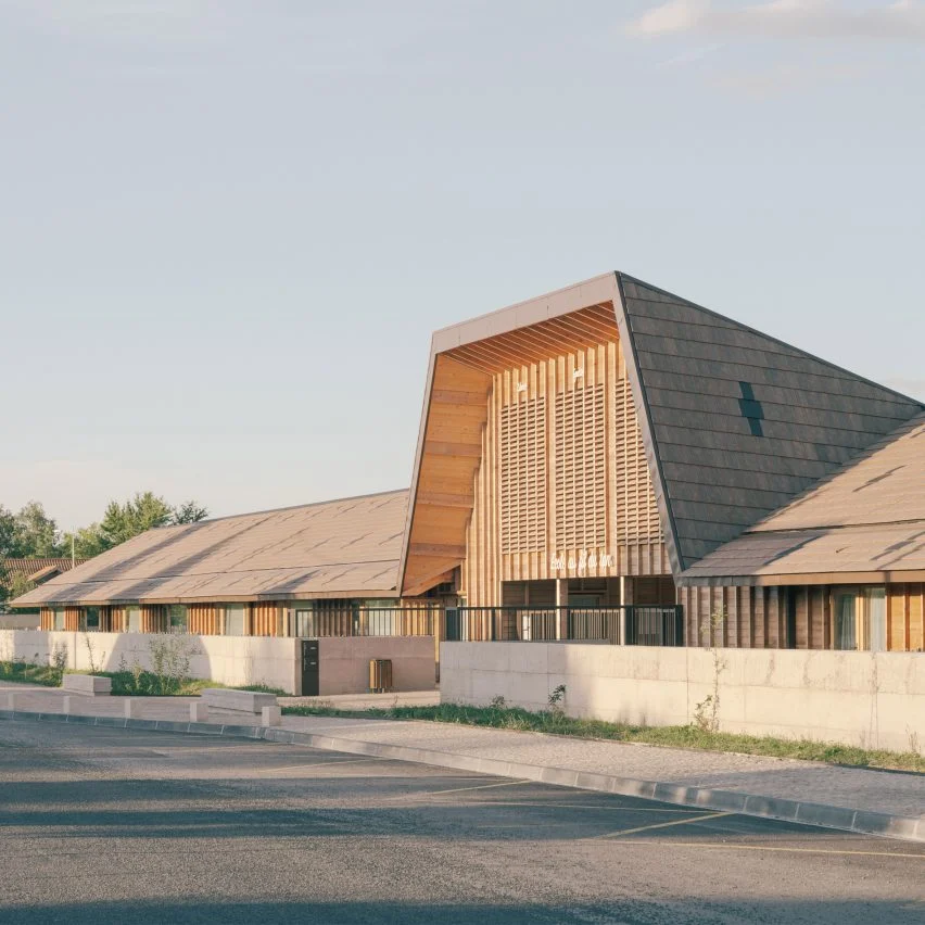 Ãcole de Maringues by Studio Lada (cr: Charly Broyez)