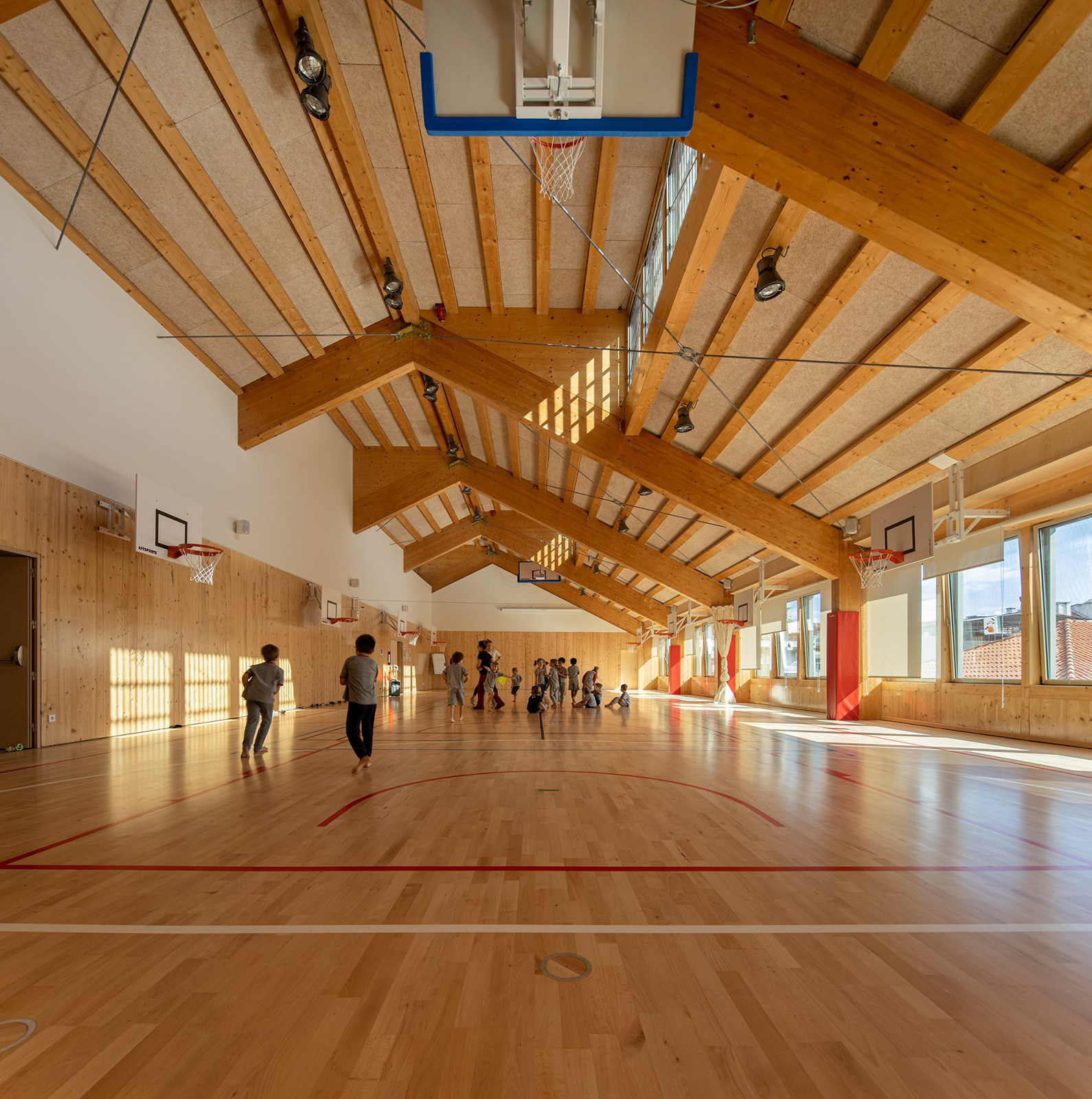 Redbridge School multifunctional hall