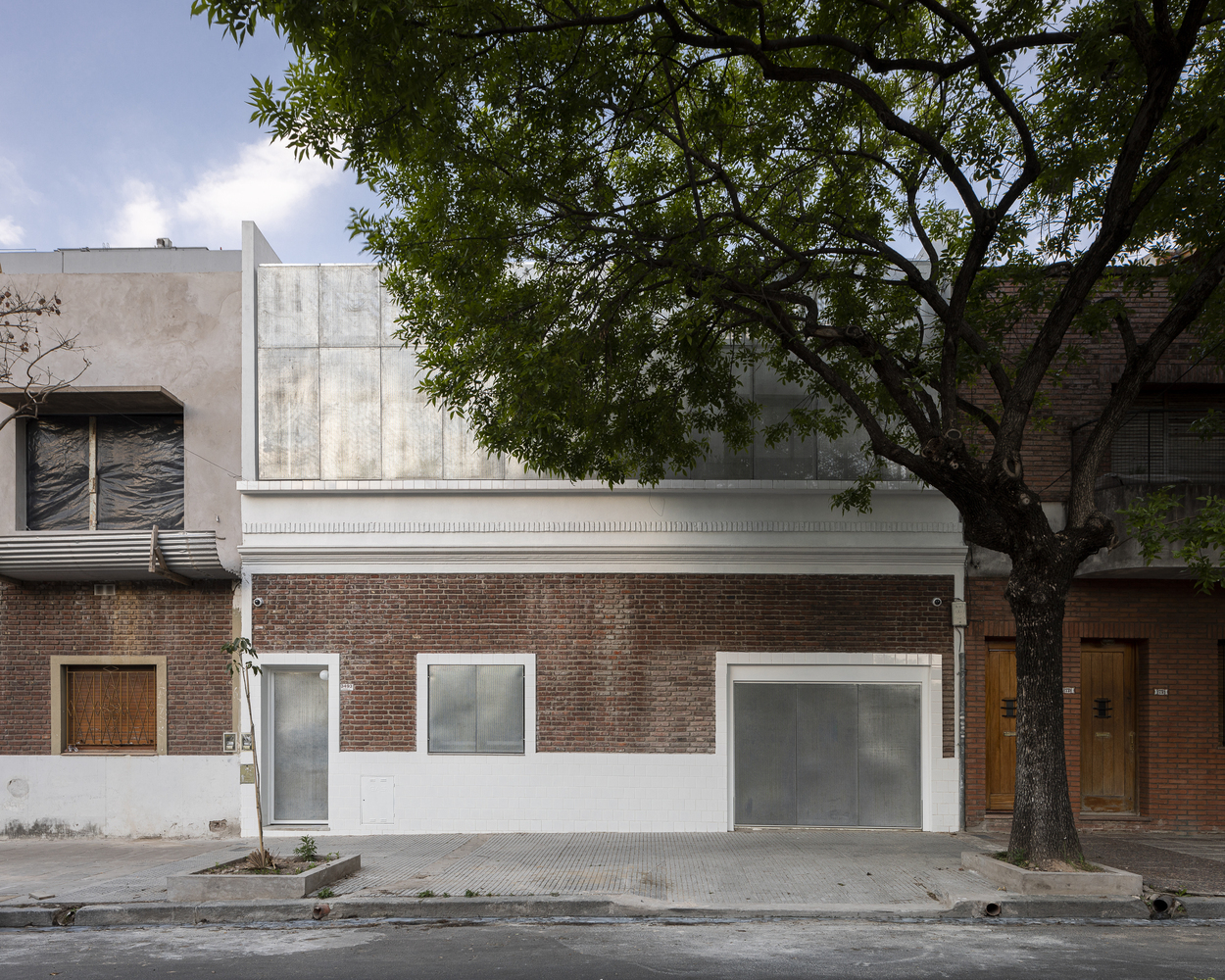 Zapiola House by Estudio Florida (cr: Fernando Schapochnik)