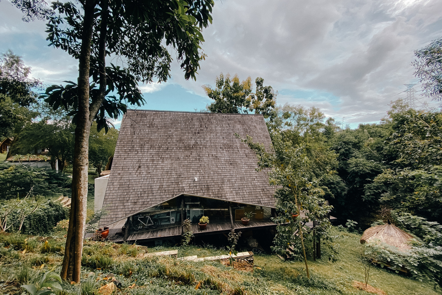 Outdoor view of the RL House, Photo by Muhammad