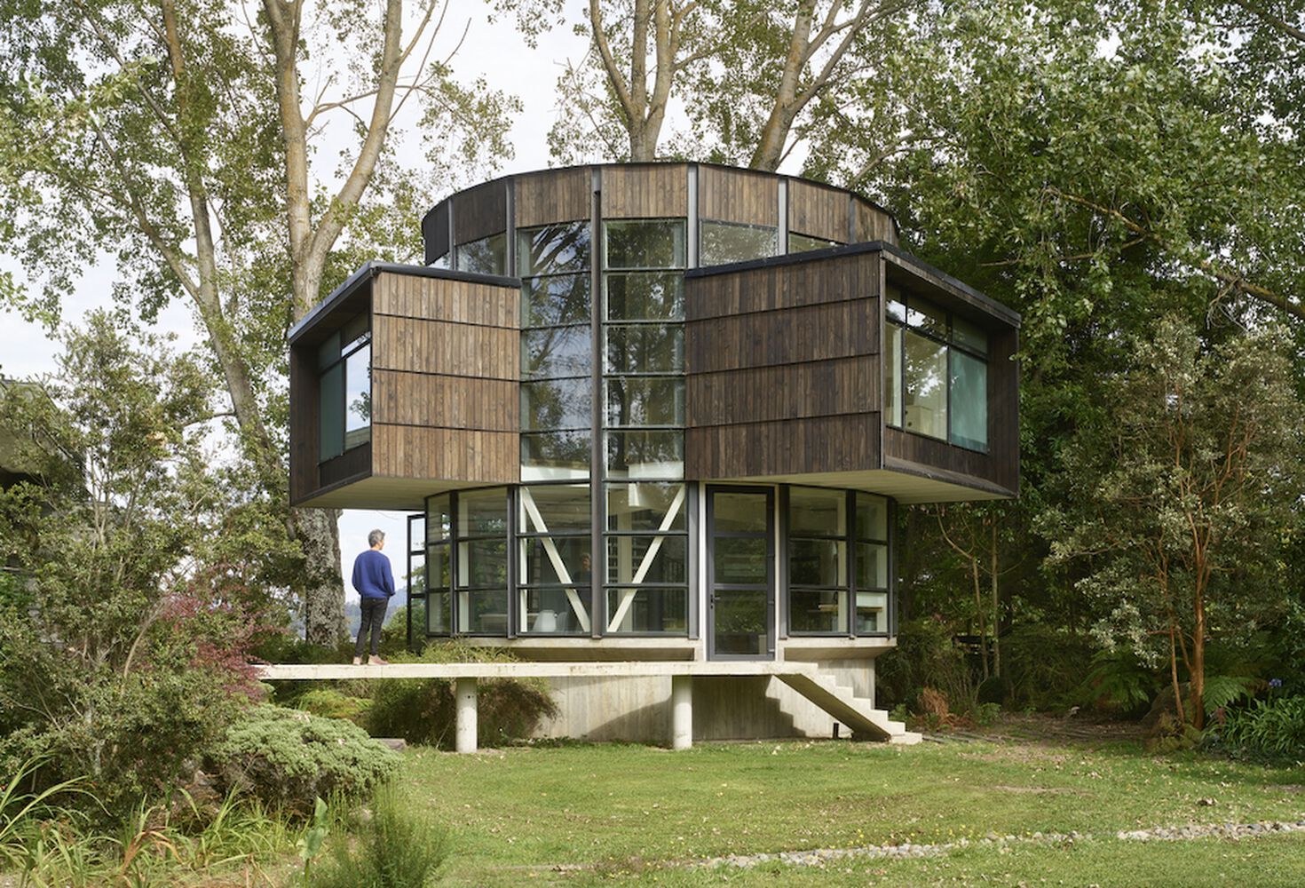 Front view of the Coquique House, Photo by Roland Halbe