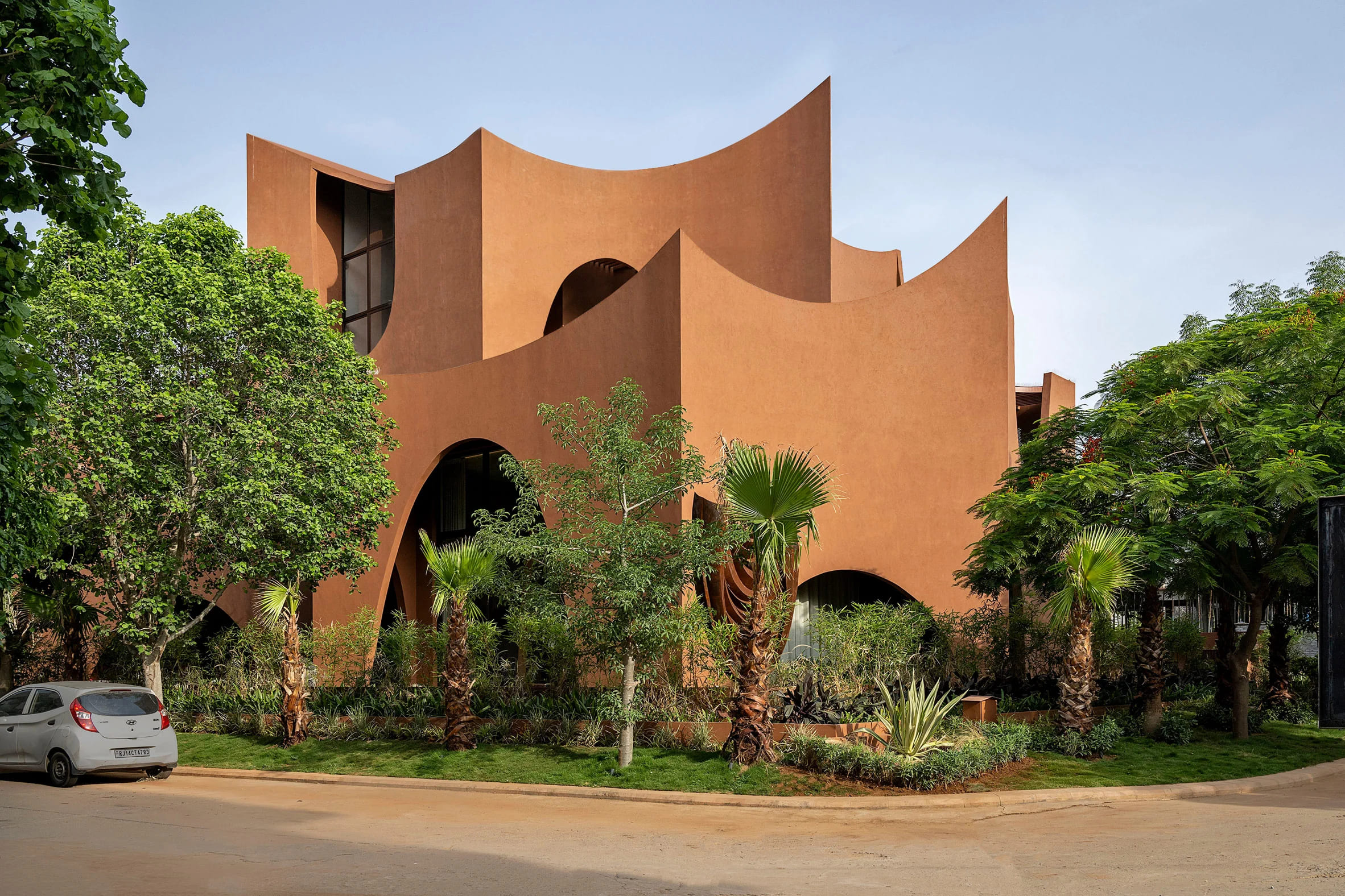 Mirai House of Arches looks very shabby due to its scalloped walls which are full of arches