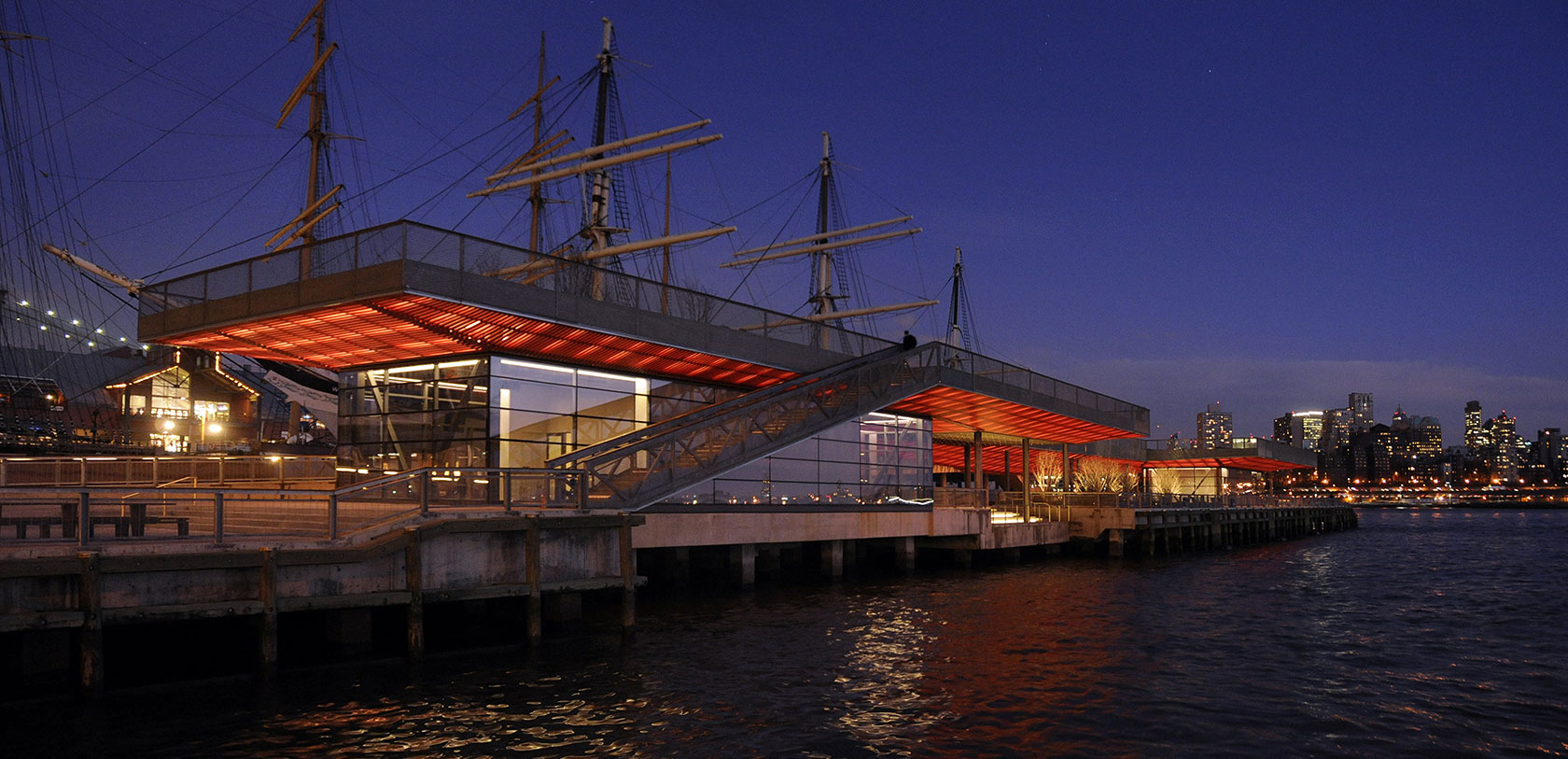 A recreational pier at the East River Waterfront