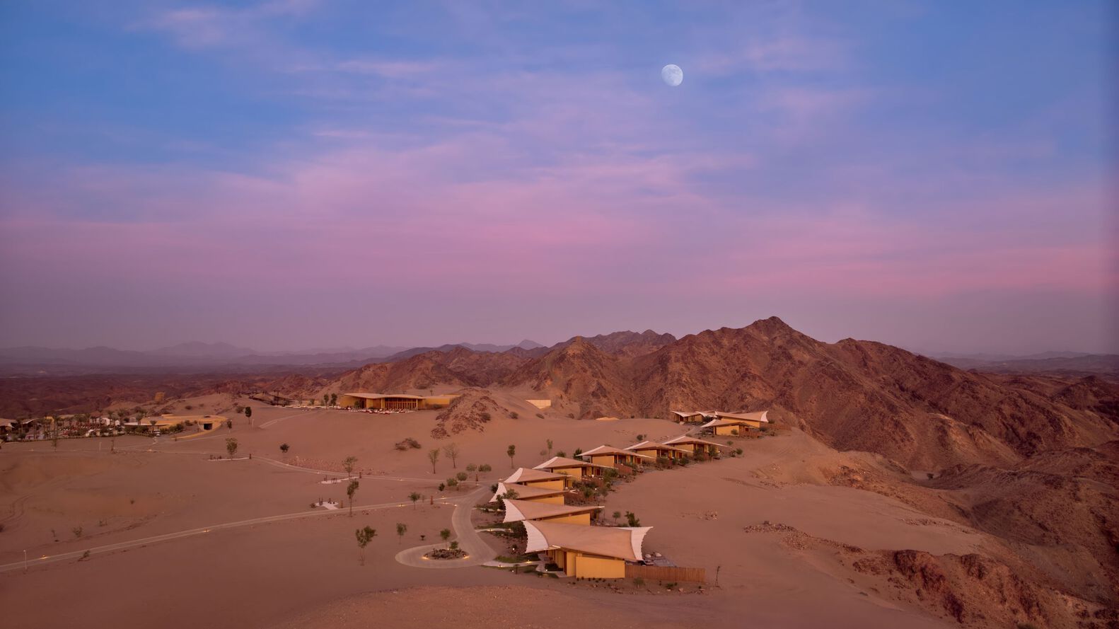 Six Senses Southern Dunes Resort near the desert and the mountains