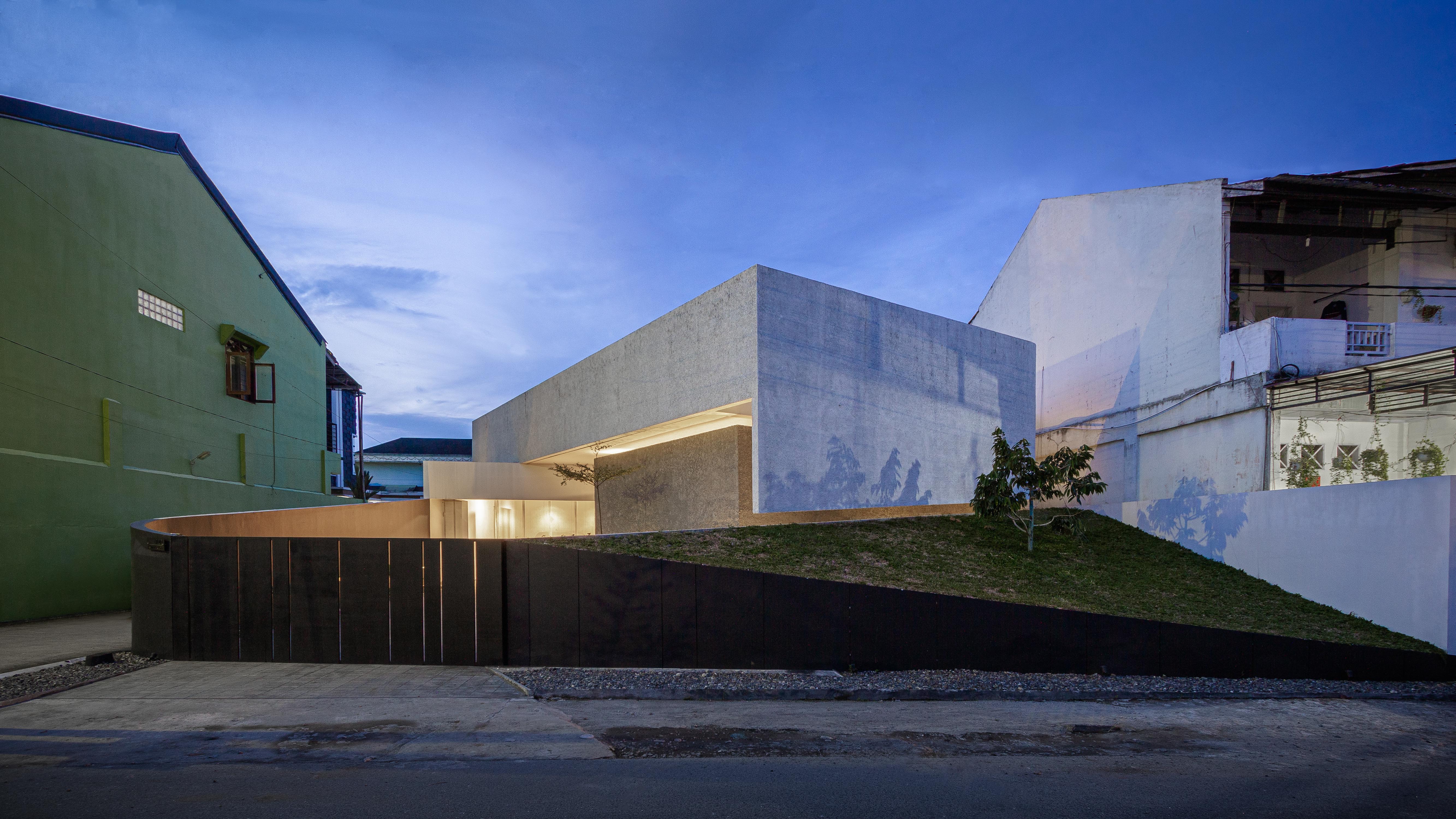 Front view of W House, Photo by Andhika Nugraha Siregar